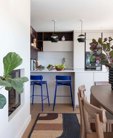 Image Decorative Image Decorative