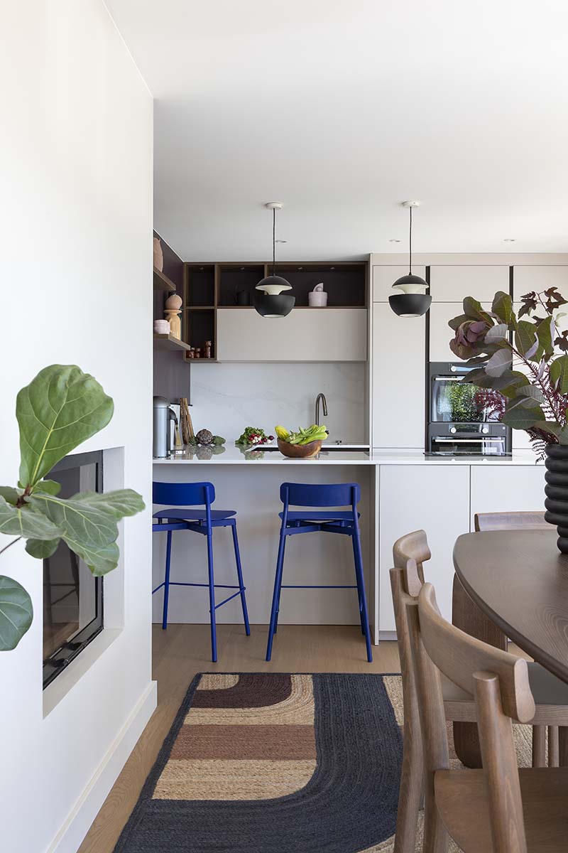 cuisine-ouverte-blanche-design-decoration-perene cuisine-ouverte-blanche-design-decoration-perene