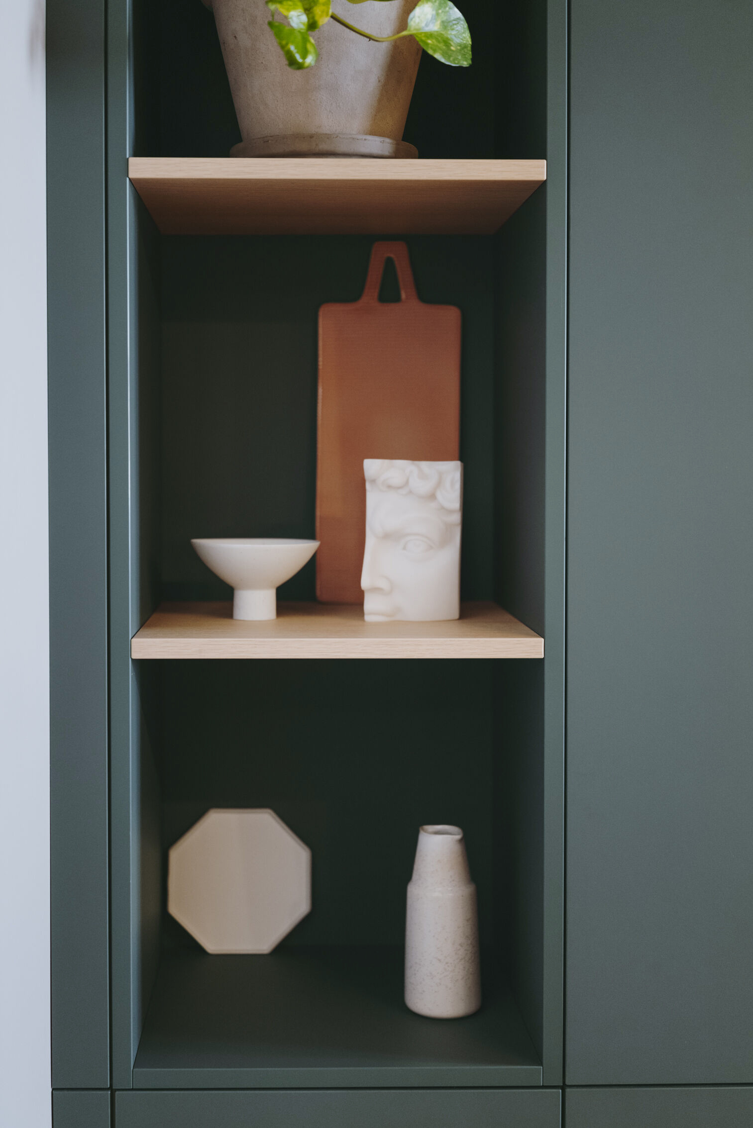 etagere-finition-chene-lounge-verde-comodoro-perene