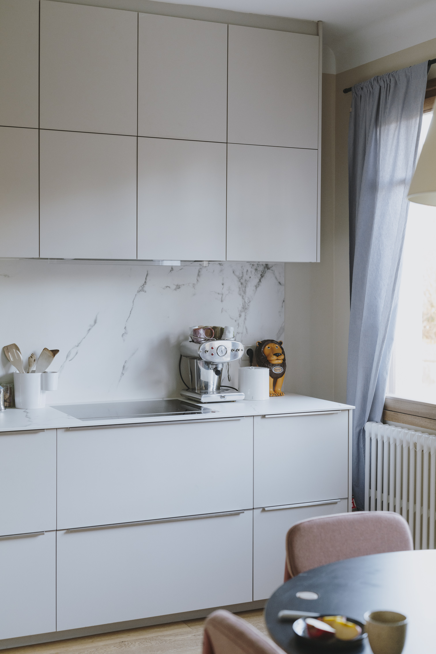 cuisine-design-blanche-marbre-perene cuisine-design-blanche-marbre-perene