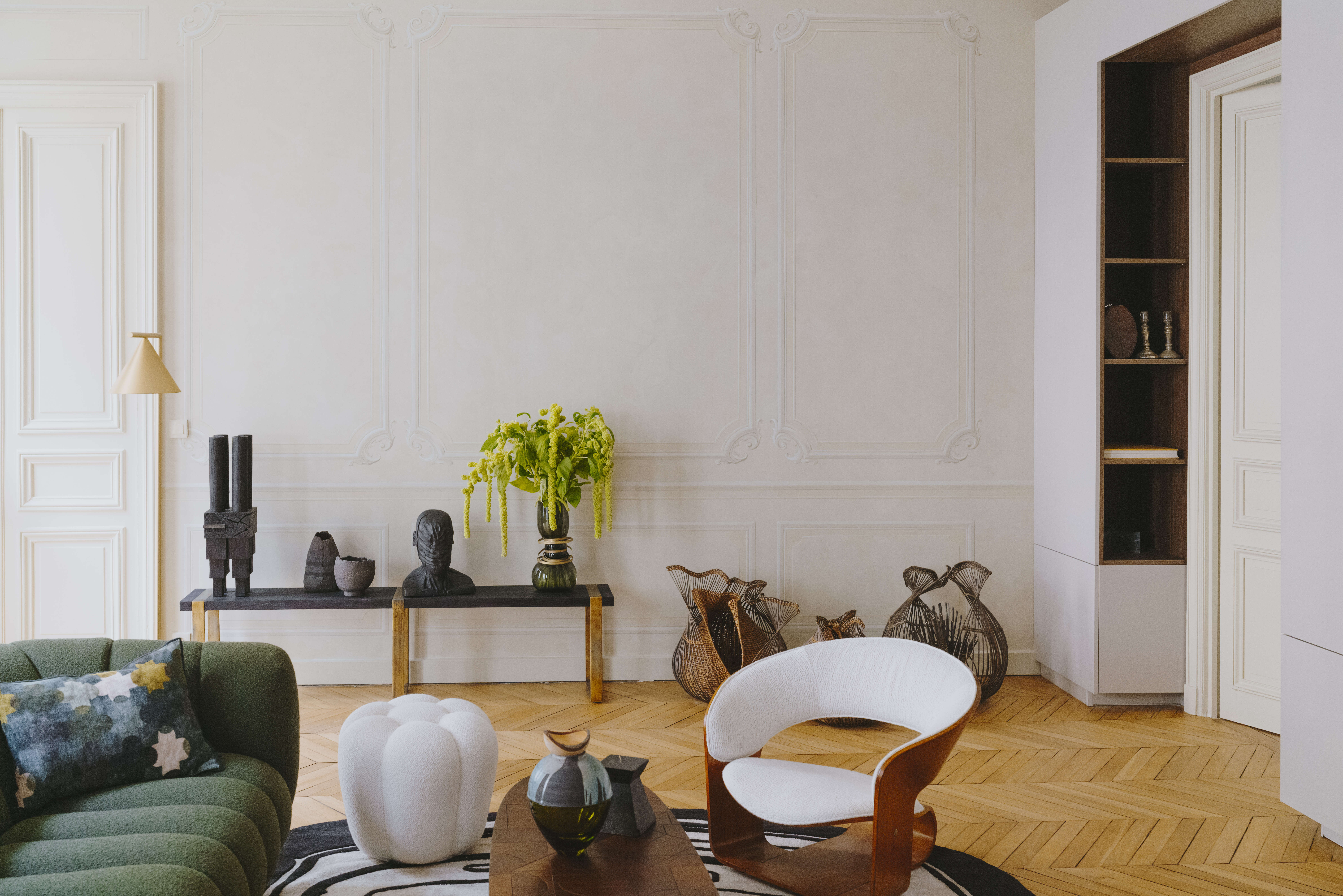 salon-avec-bibliotheque-sur-mesure-perene