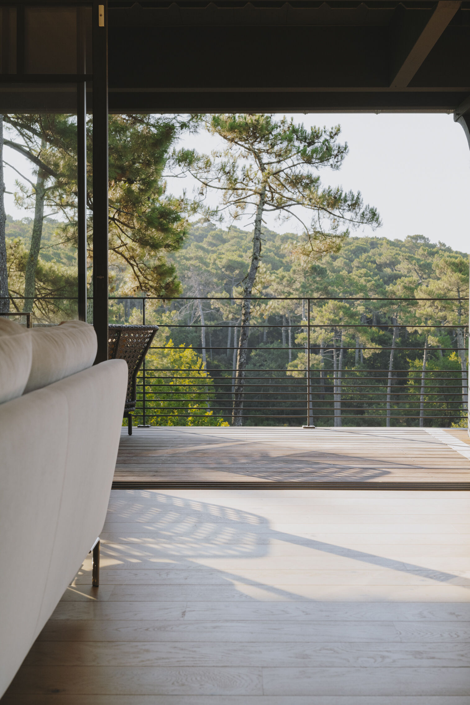 salon-ouvert-sur-exterieur