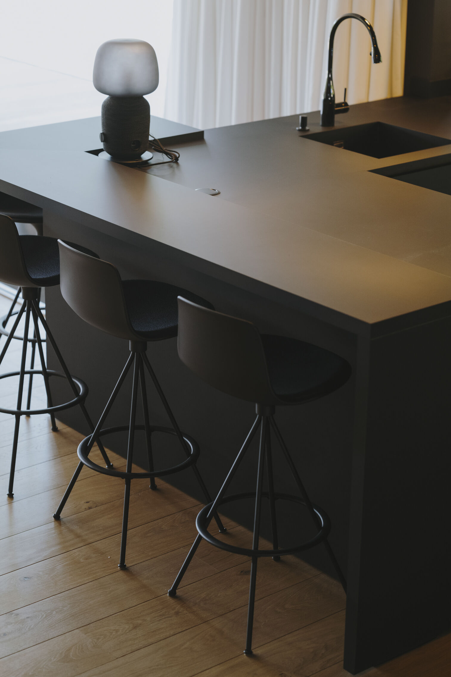 plan-de-travail-finition-noir-mat-perene