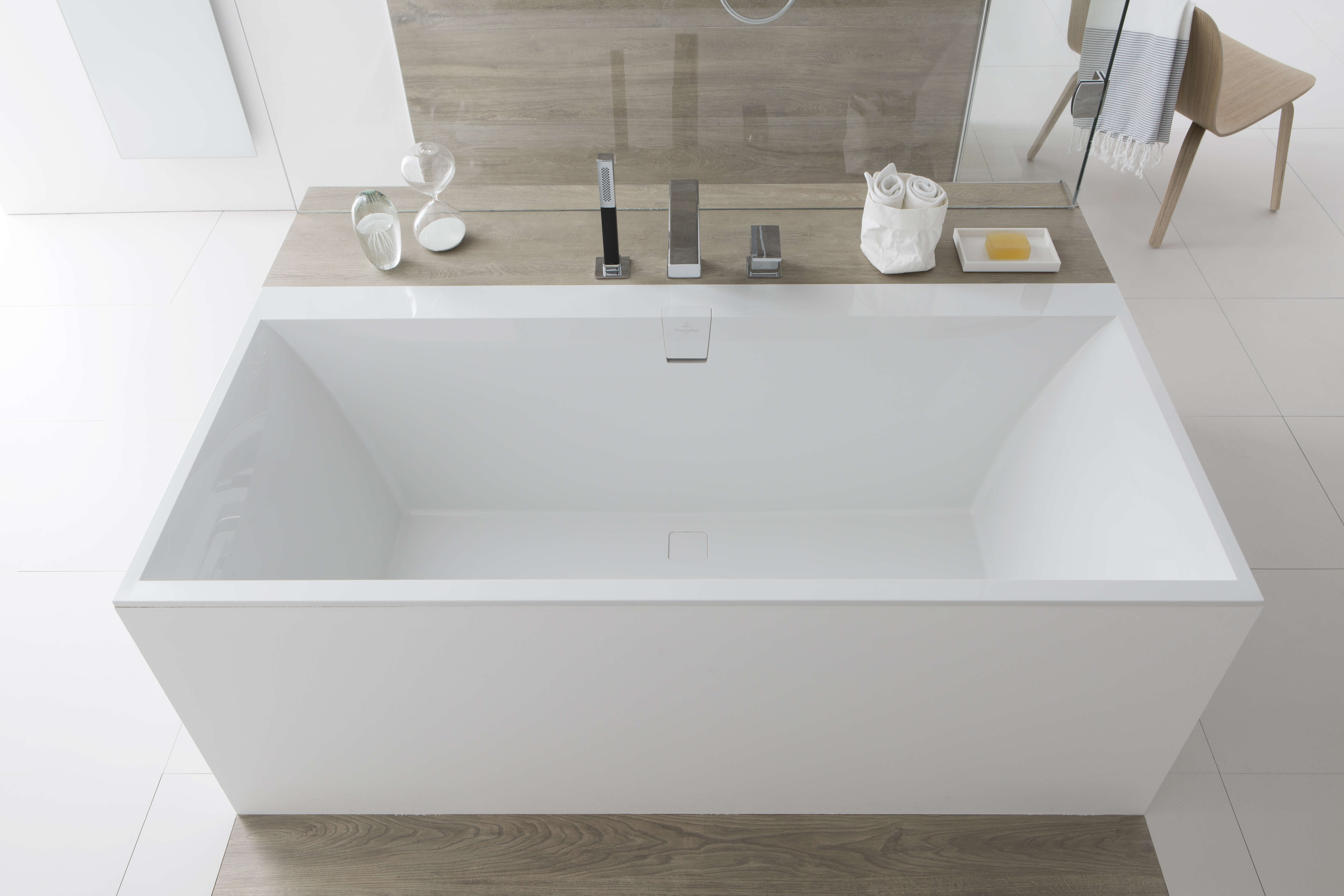 baignoire-ilot-salle-de-bain-perene