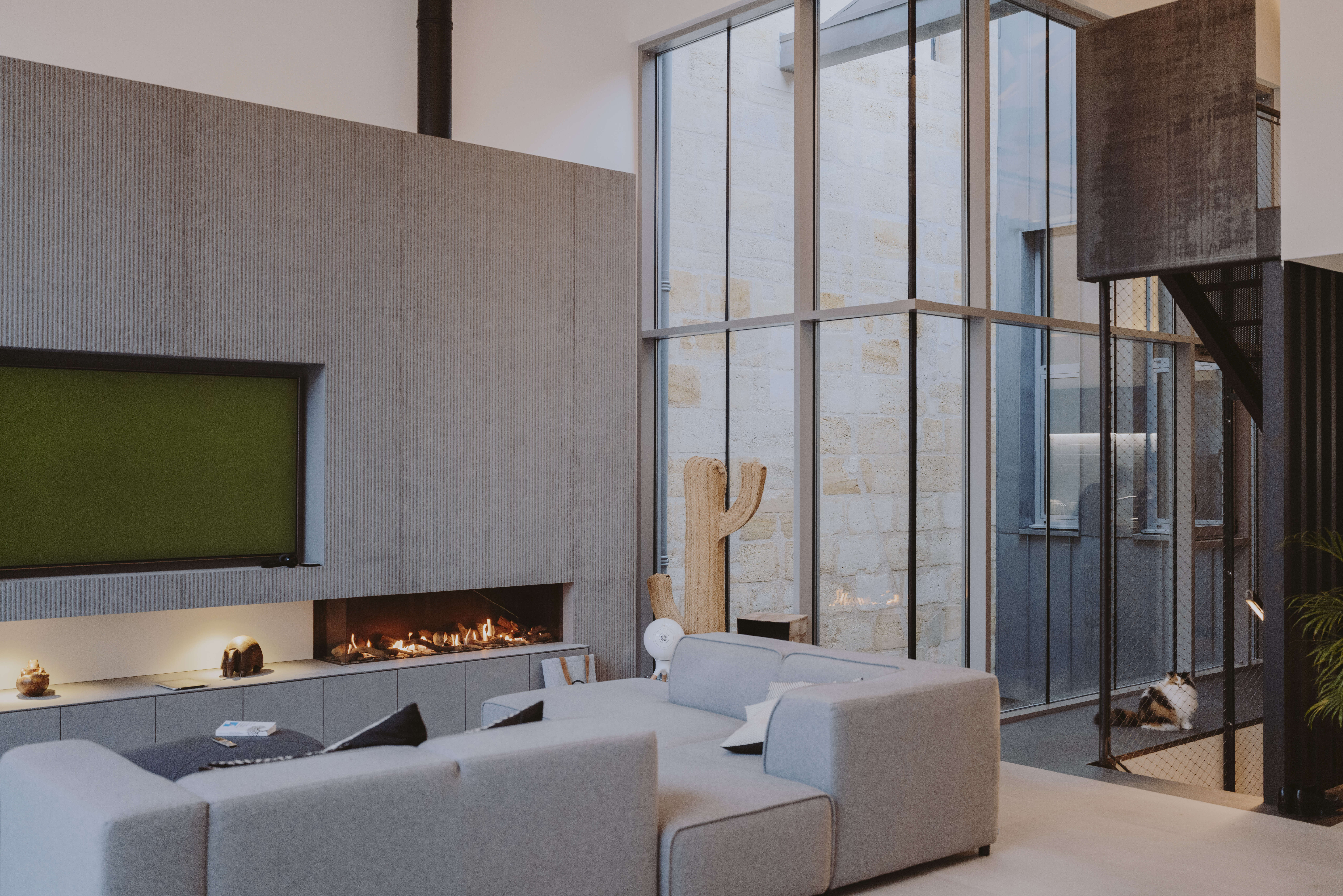 meuble-tv-salon-loft-minimaliste-perene meuble-tv-salon-loft-minimaliste-perene