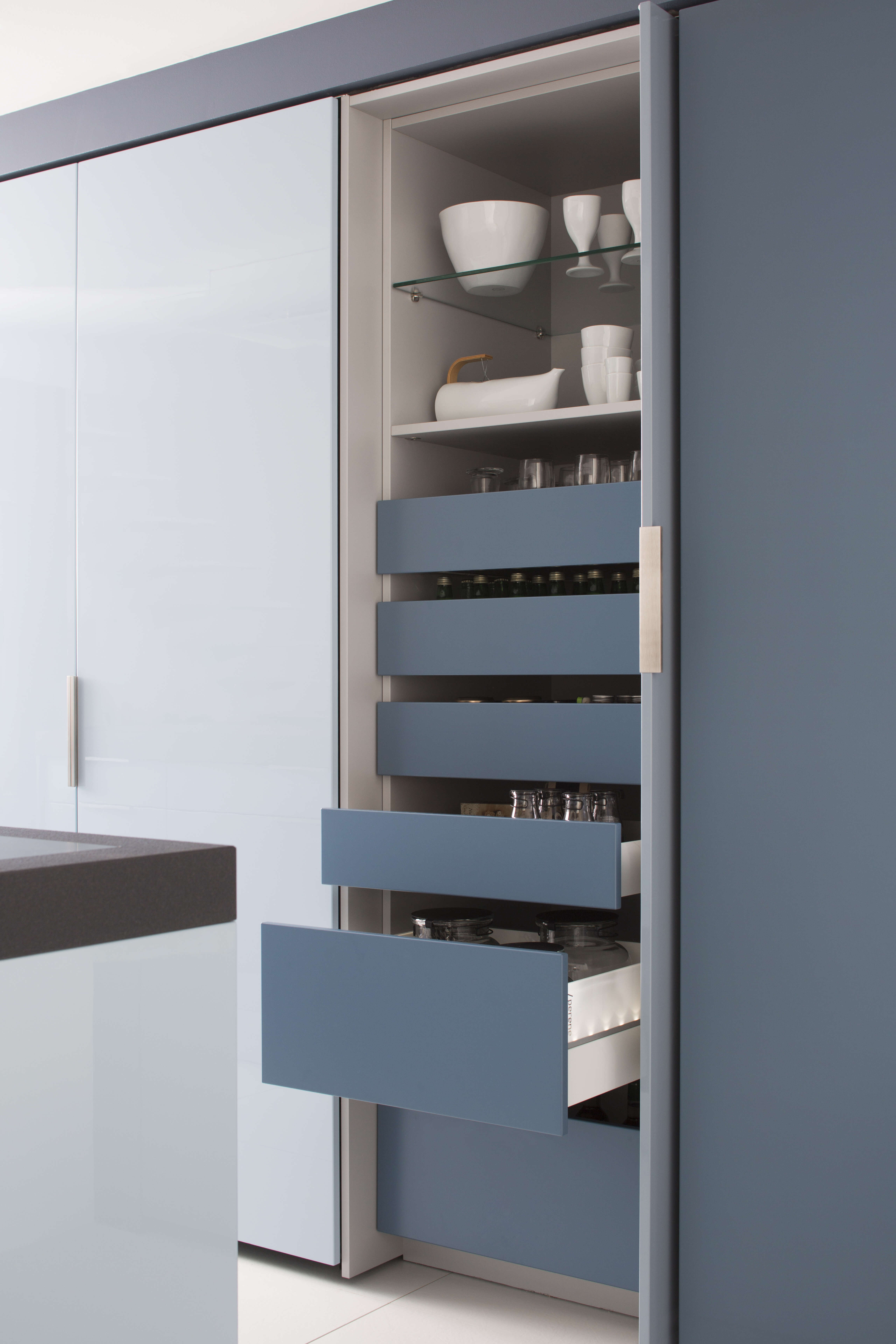 Tiroirs-coulissants-cuisine-perene