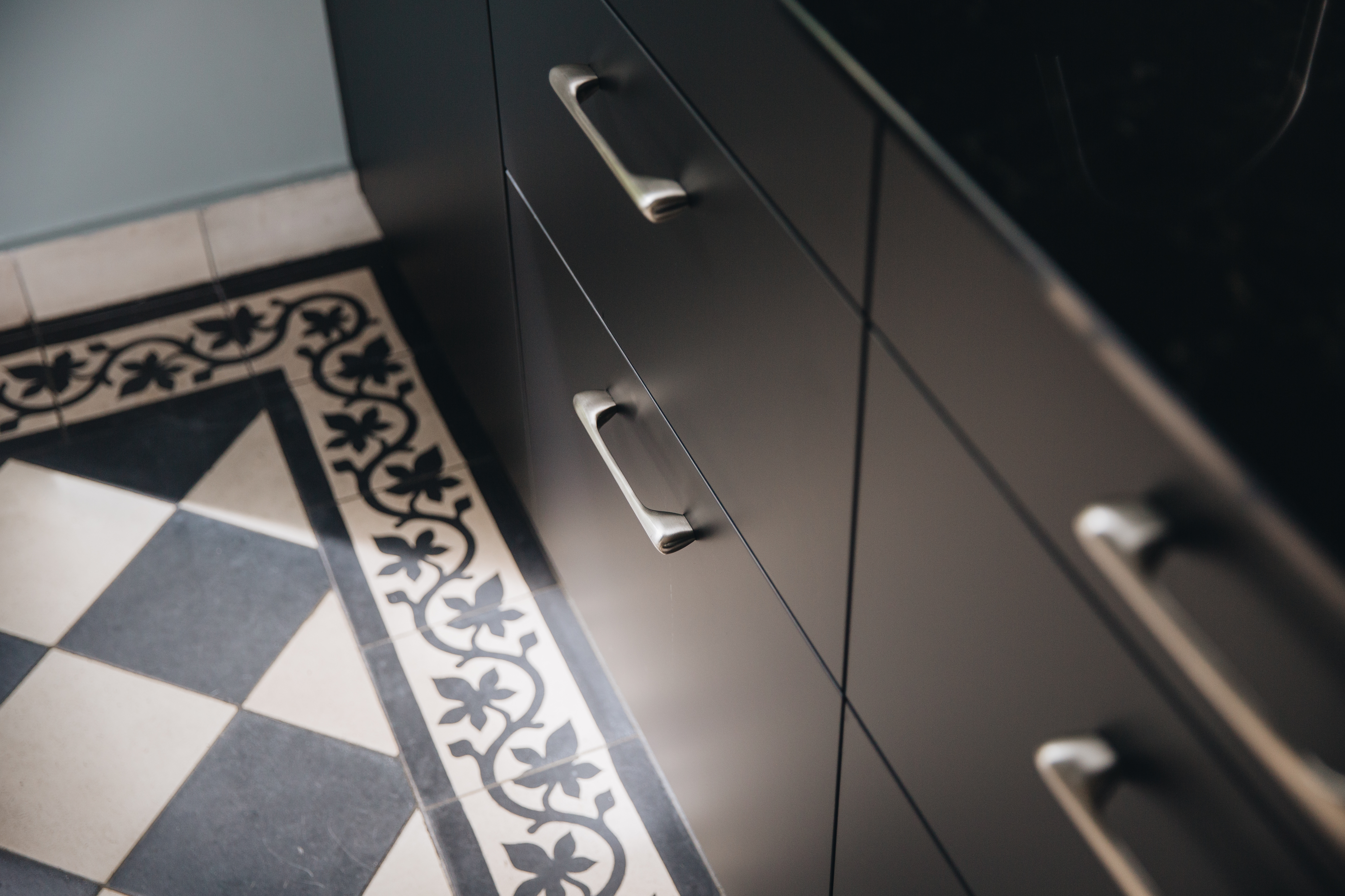 detail-poignee-cuisine-noir-mat detail-poignee-cuisine-noir-mat