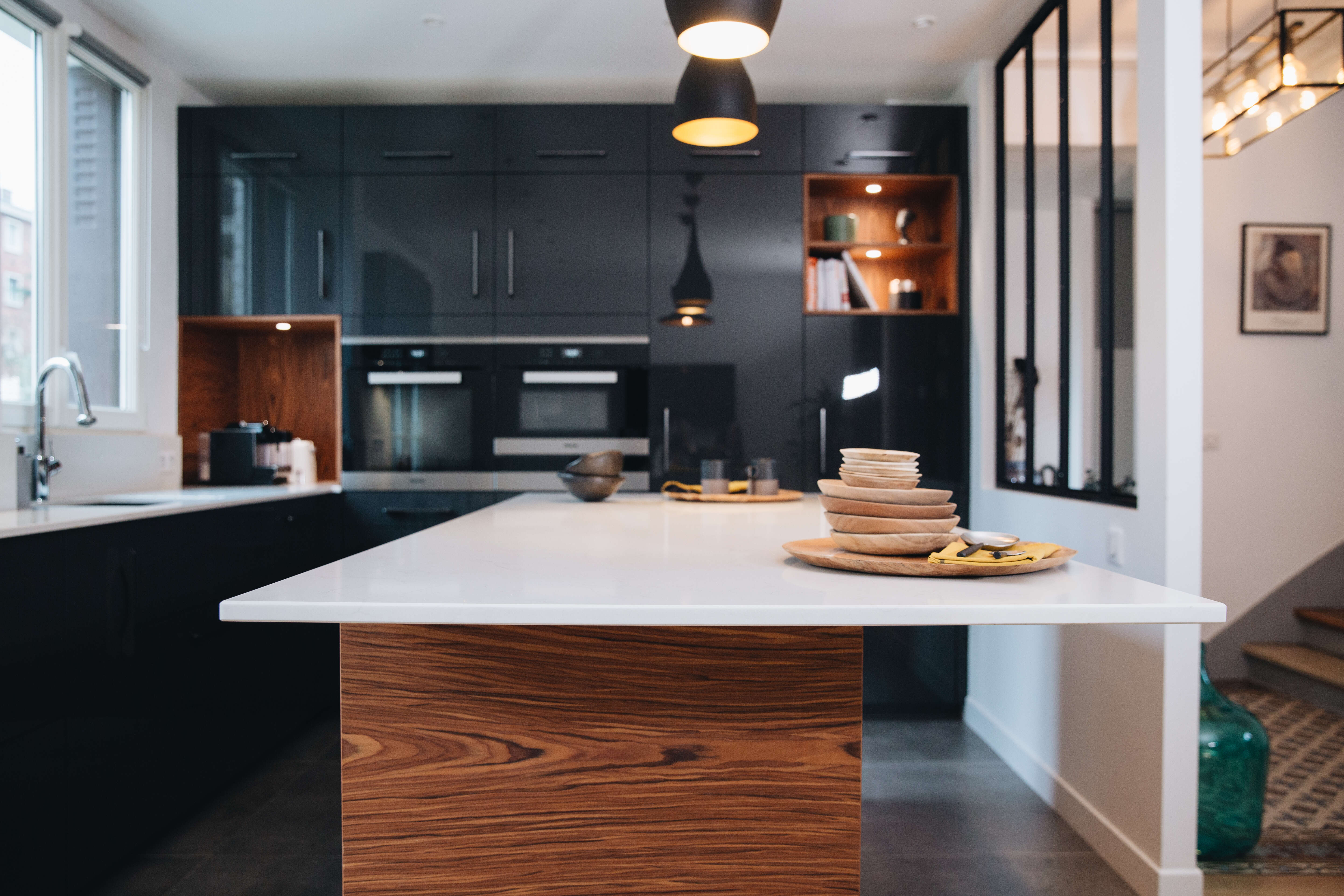 Cuisine-ilot-central-batisse-elegante-et-familiale-perene Cuisine-ilot-central-batisse-elegante-et-familiale-perene