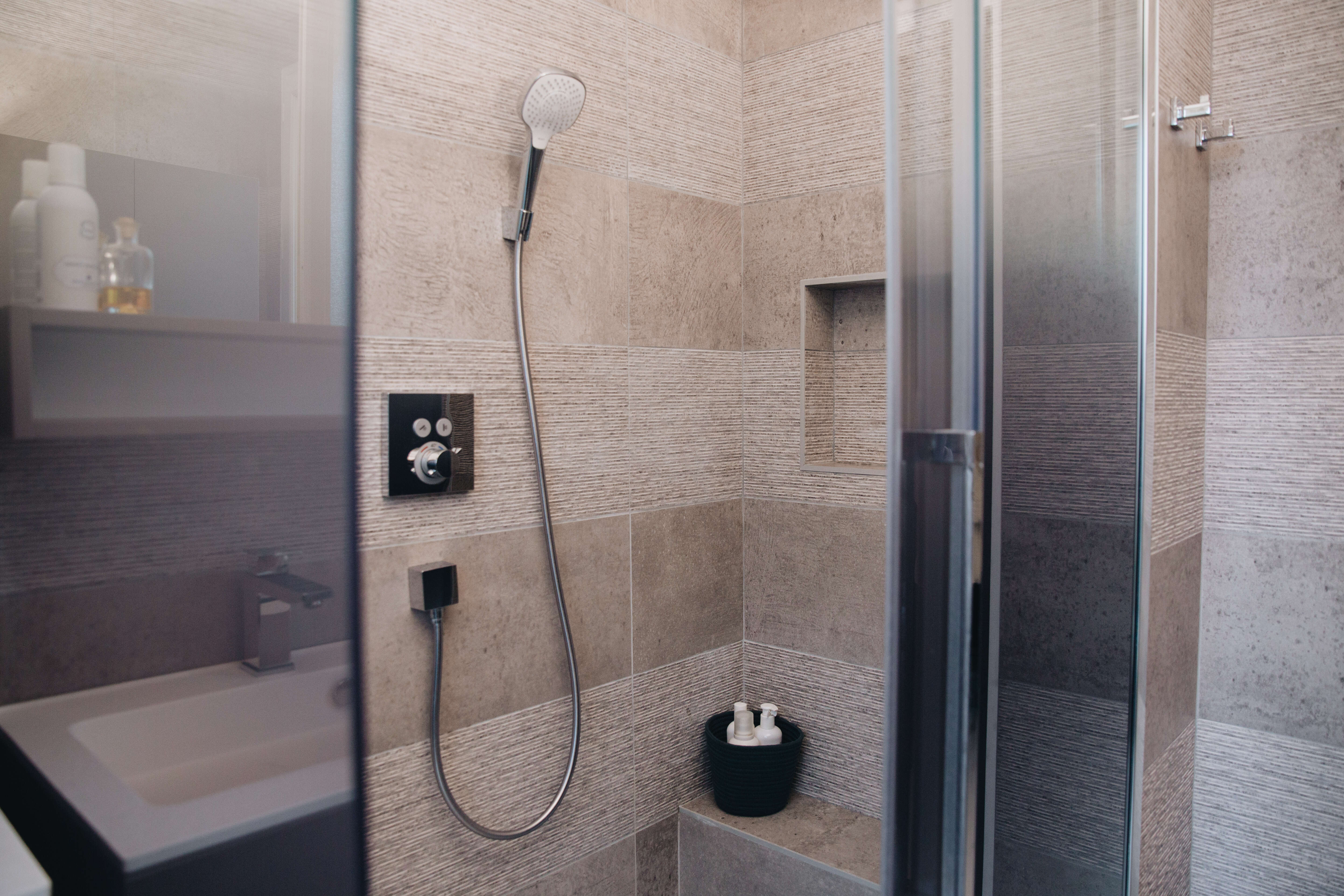 Salle-de-douche-Perene Salle-de-douche-Perene