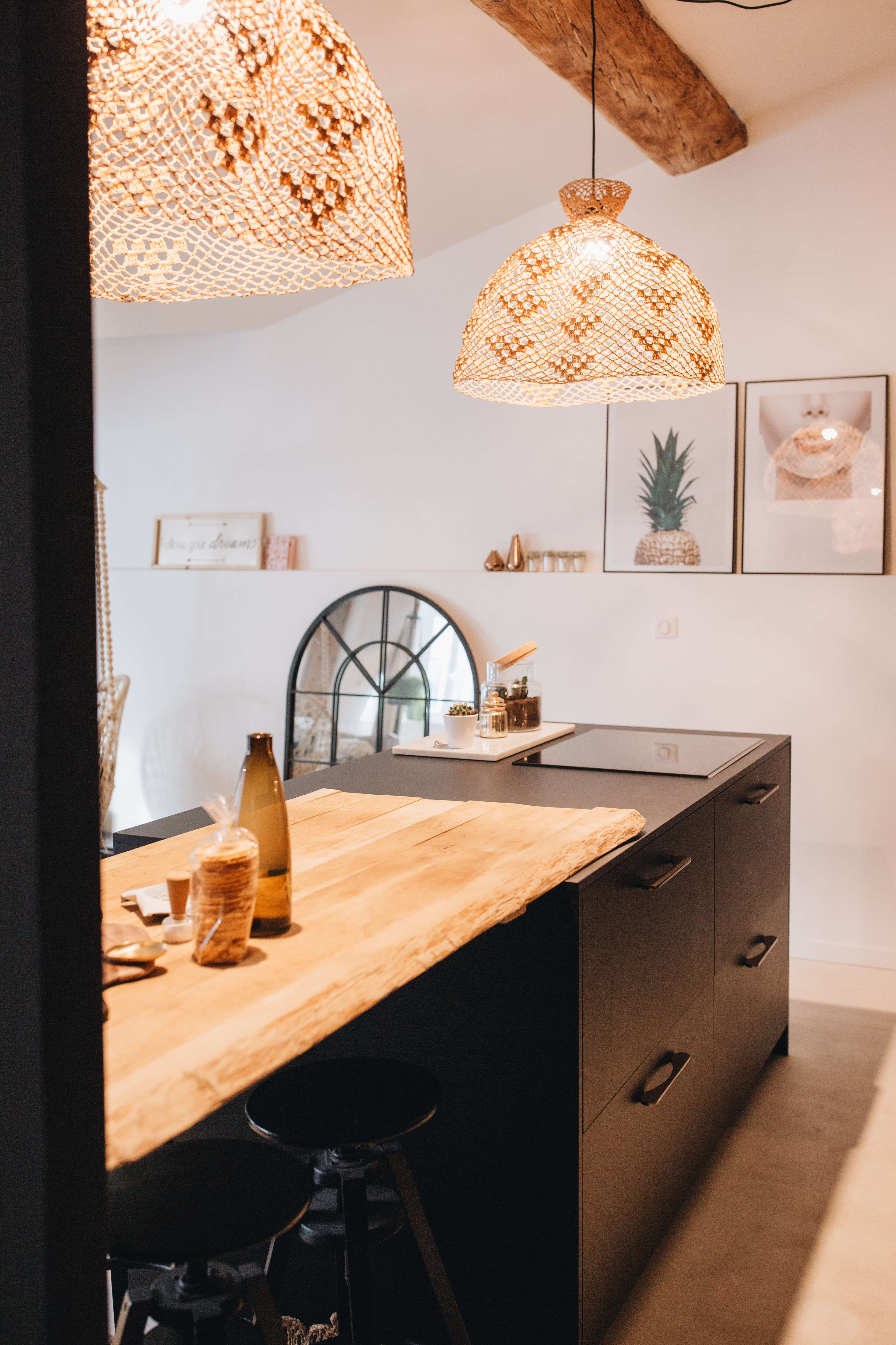 Cuisine-Plan-de-travail-bois-et-noir-perene