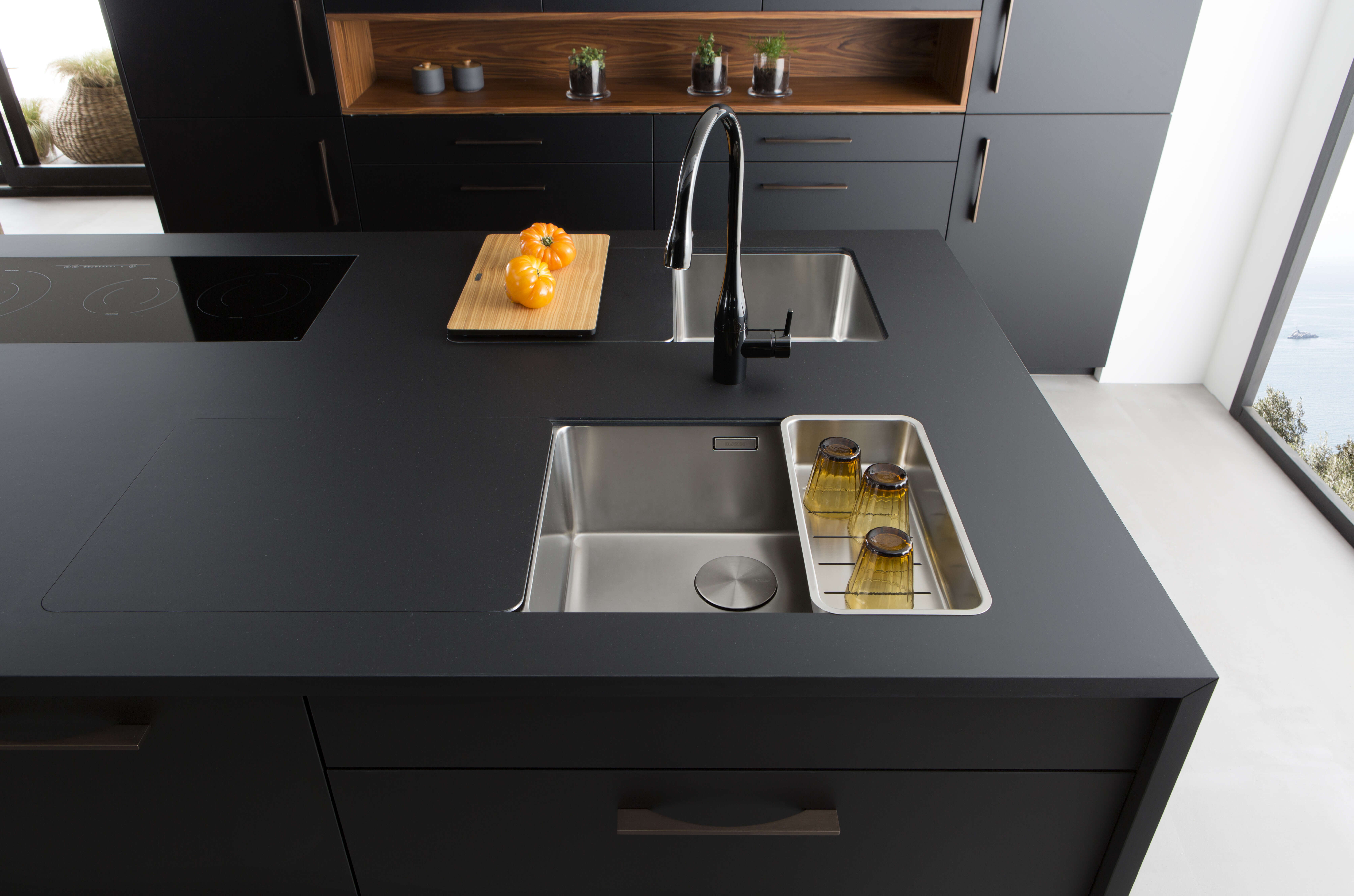 plan-de-travail-fenix-noir-cuisine-perene