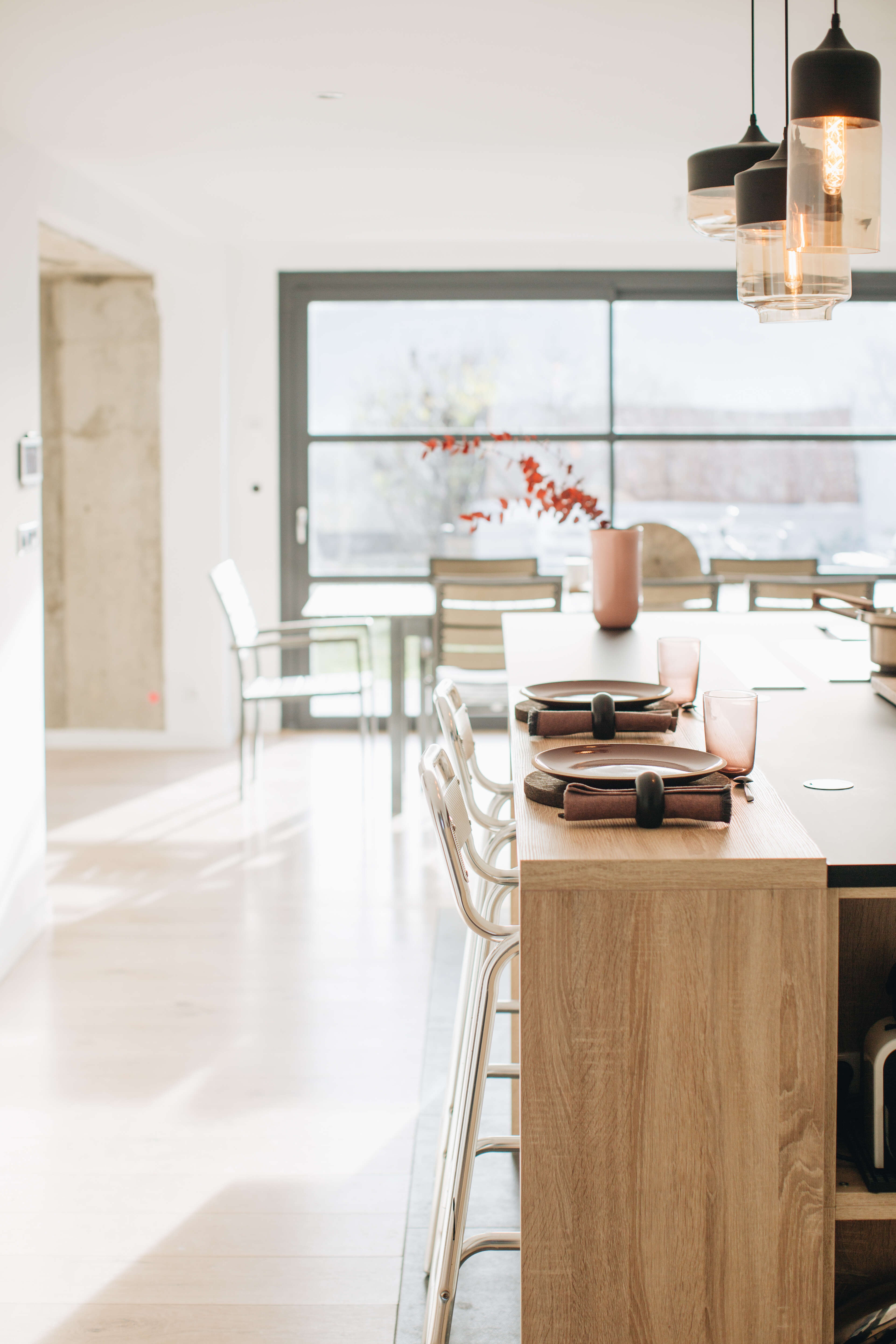 cuisine-lumineuse-avec mange-debout-perene cuisine-lumineuse-avec mange-debout-perene