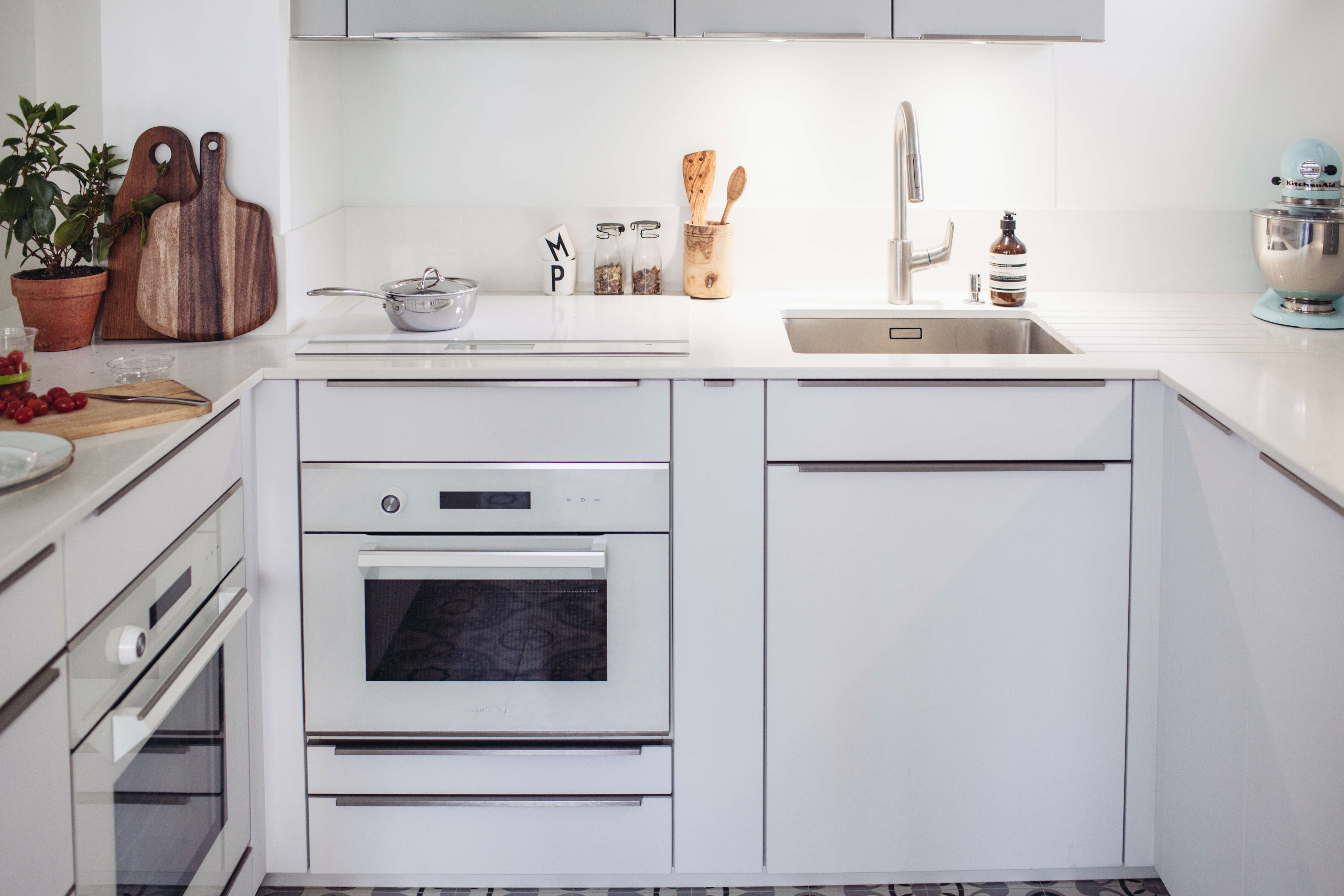 meubles-cuisine-finition-blanc-mat-agencement-perene meubles-cuisine-finition-blanc-mat-agencement-perene