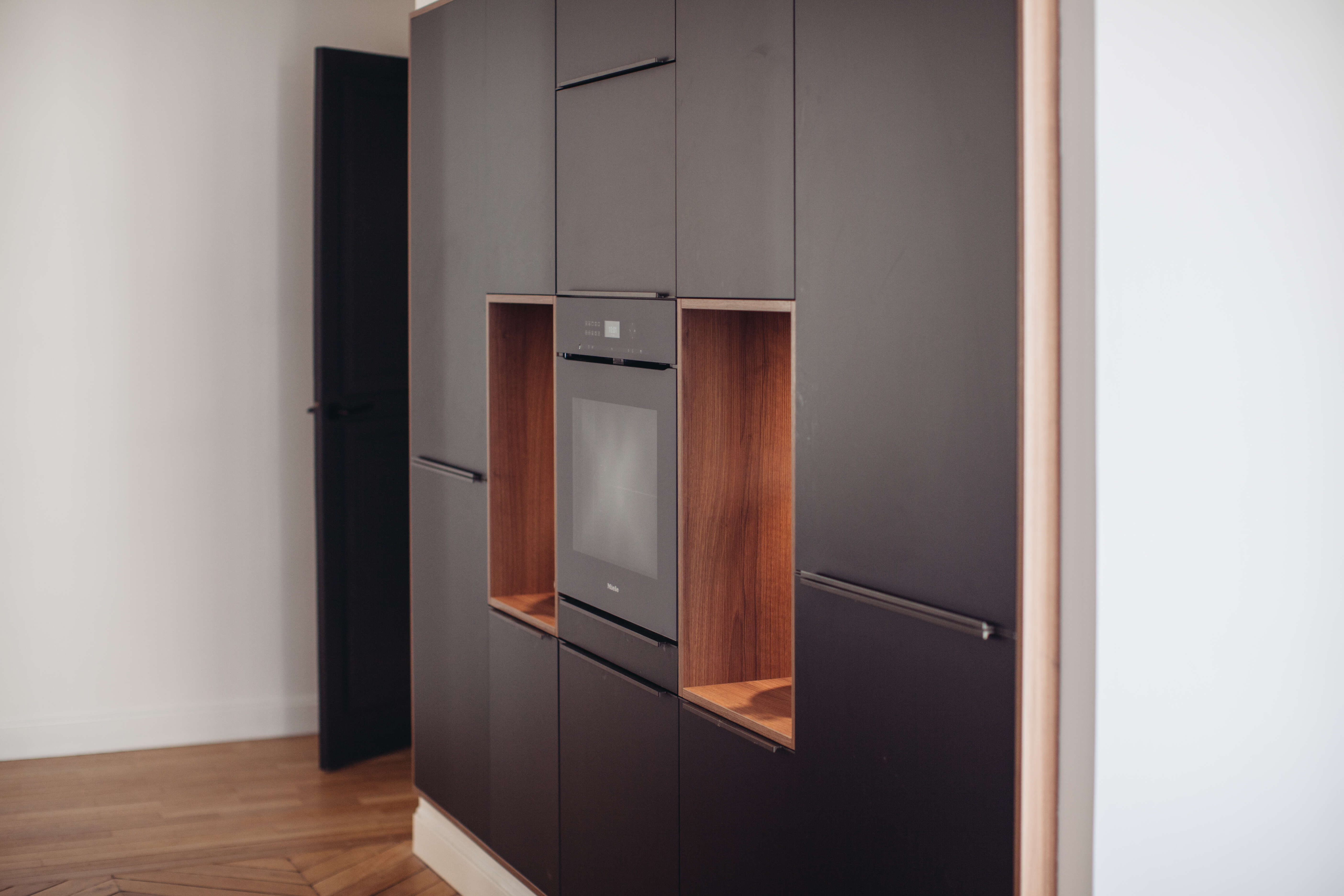 Façades-noires-cuisine-Perene Façades-noires-cuisine-Perene