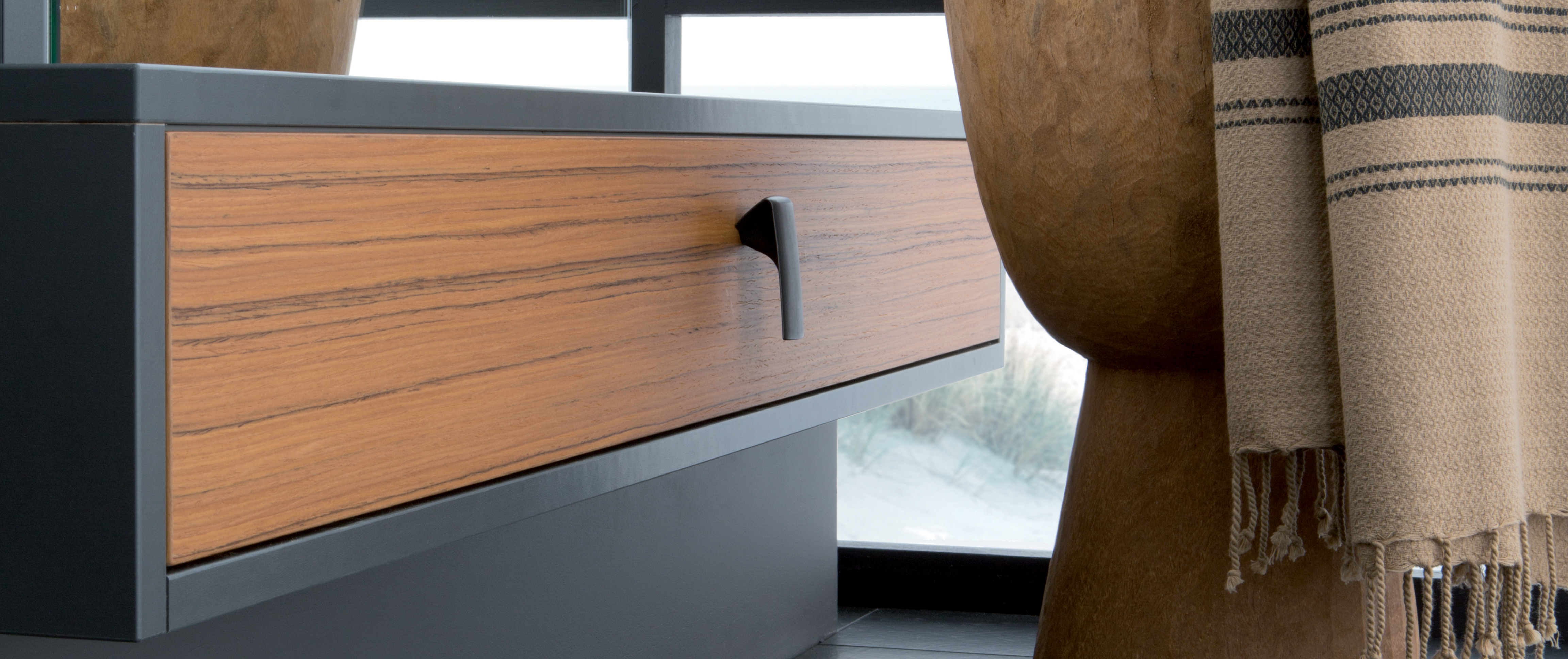 tiroir-salle-de-bain-bois-perene