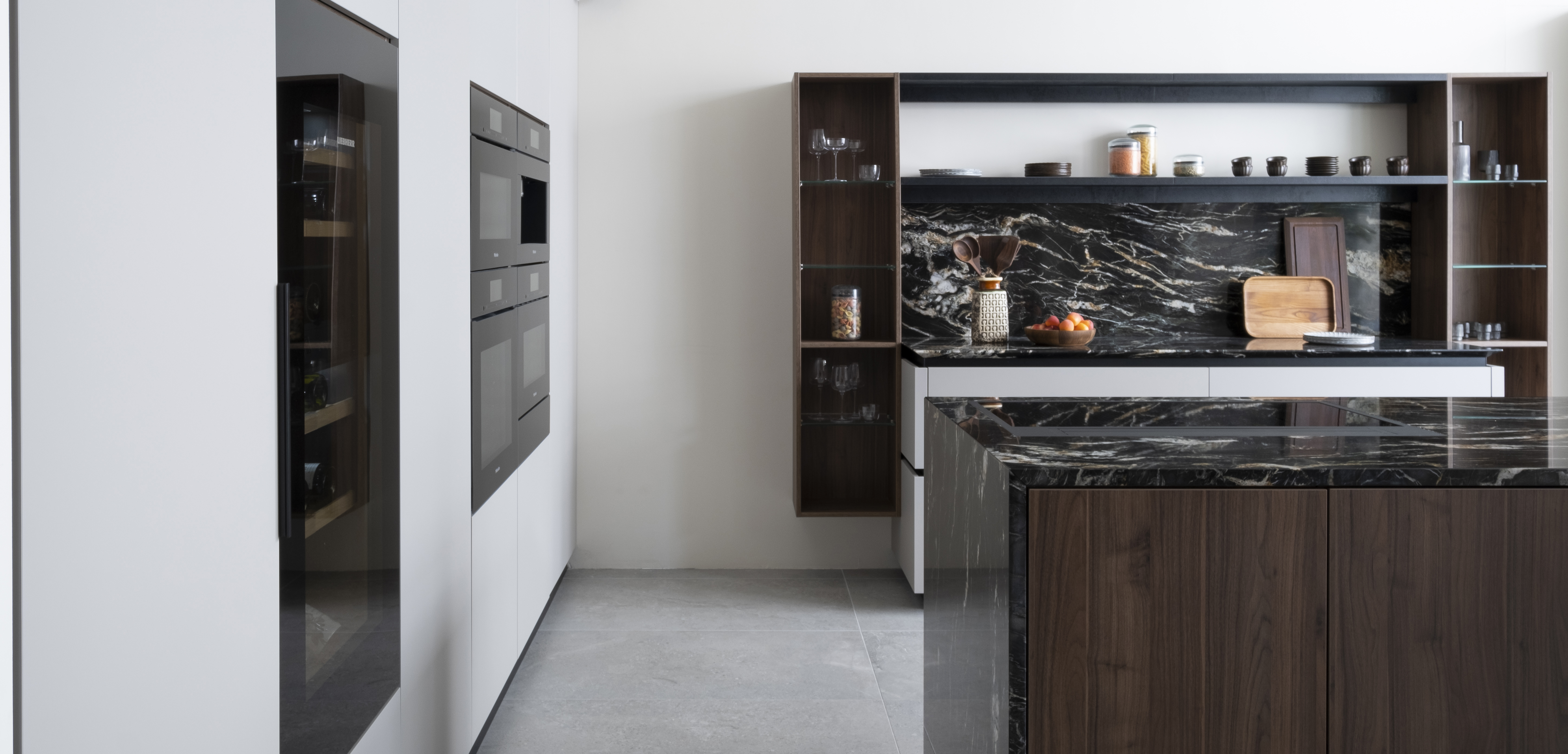 boutique-saint-germain-en-laye-granit-noir boutique-saint-germain-en-laye-granit-noir