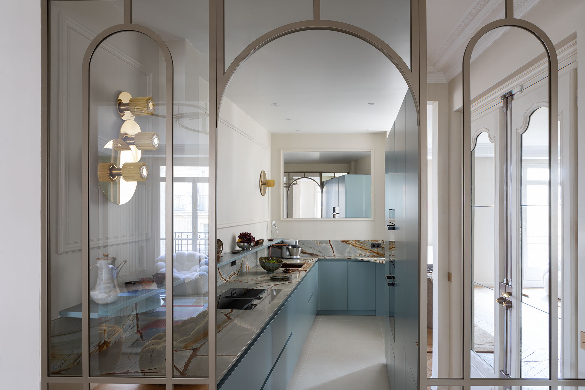 Cuisine-coloree-marbre-verriere-Perene Cuisine-coloree-marbre-verriere-Perene