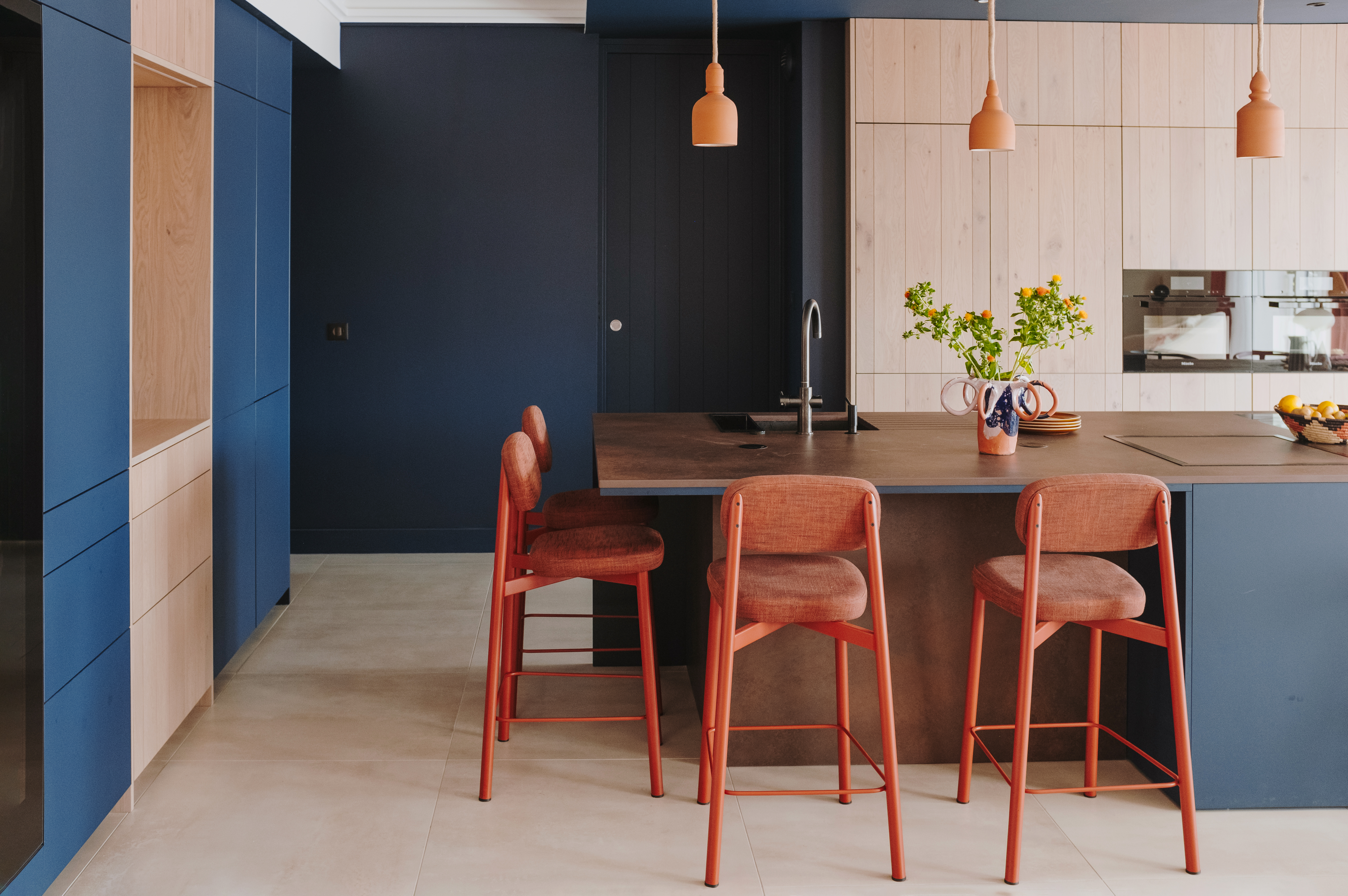 Perene-cuisine-moderne-bleu-orange Perene-cuisine-moderne-bleu-orange