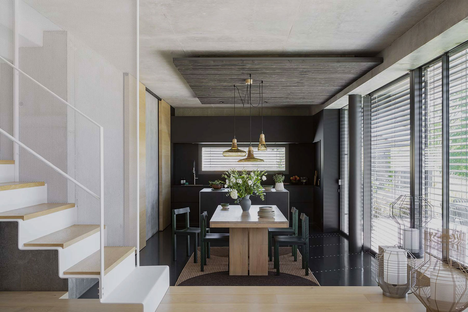 projet-cuisine-noire-sur-mesure-perene