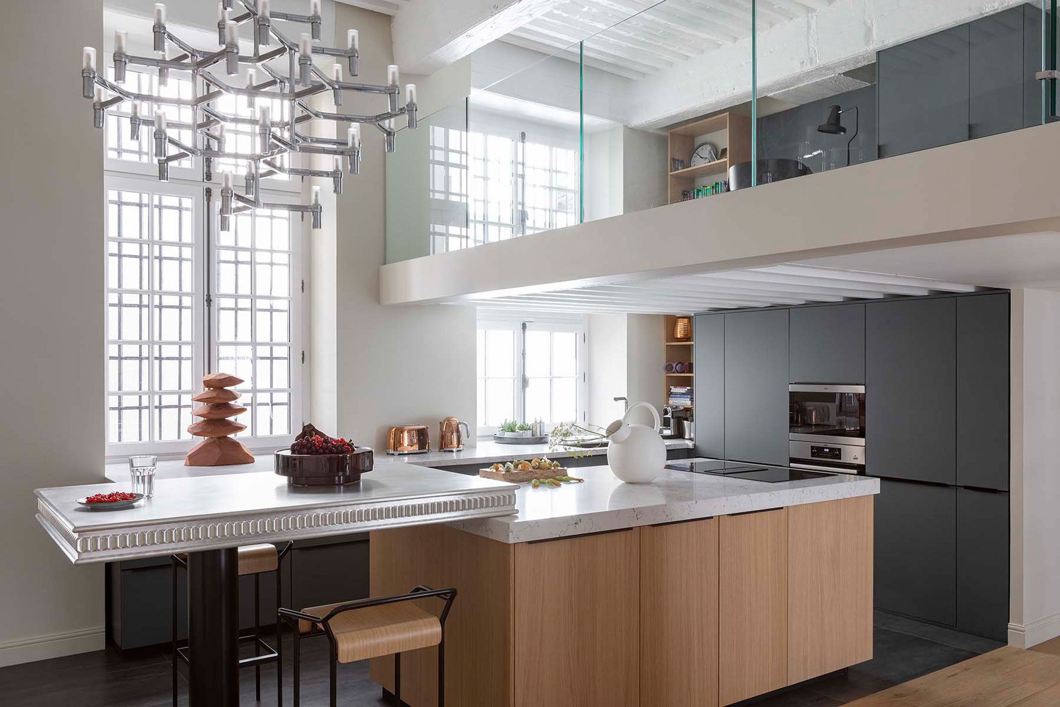 Cuisine-sous-mezzanine-ilot-central-Perene Cuisine-sous-mezzanine-ilot-central-Perene