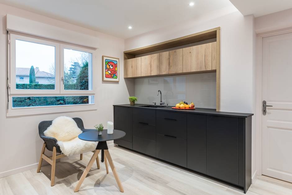 cuisine%20derderian%20fenetre%20droite%20et%20table cuisine%20derderian%20fenetre%20droite%20et%20table