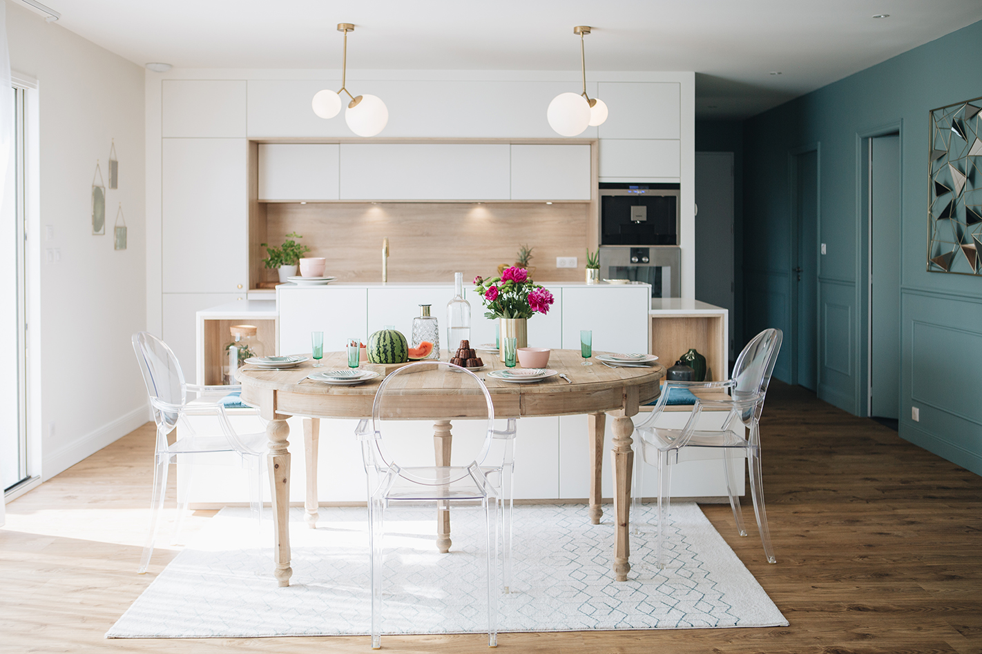 cuisine-blanche-design-perene-sur-mesure-chic-tendance_0