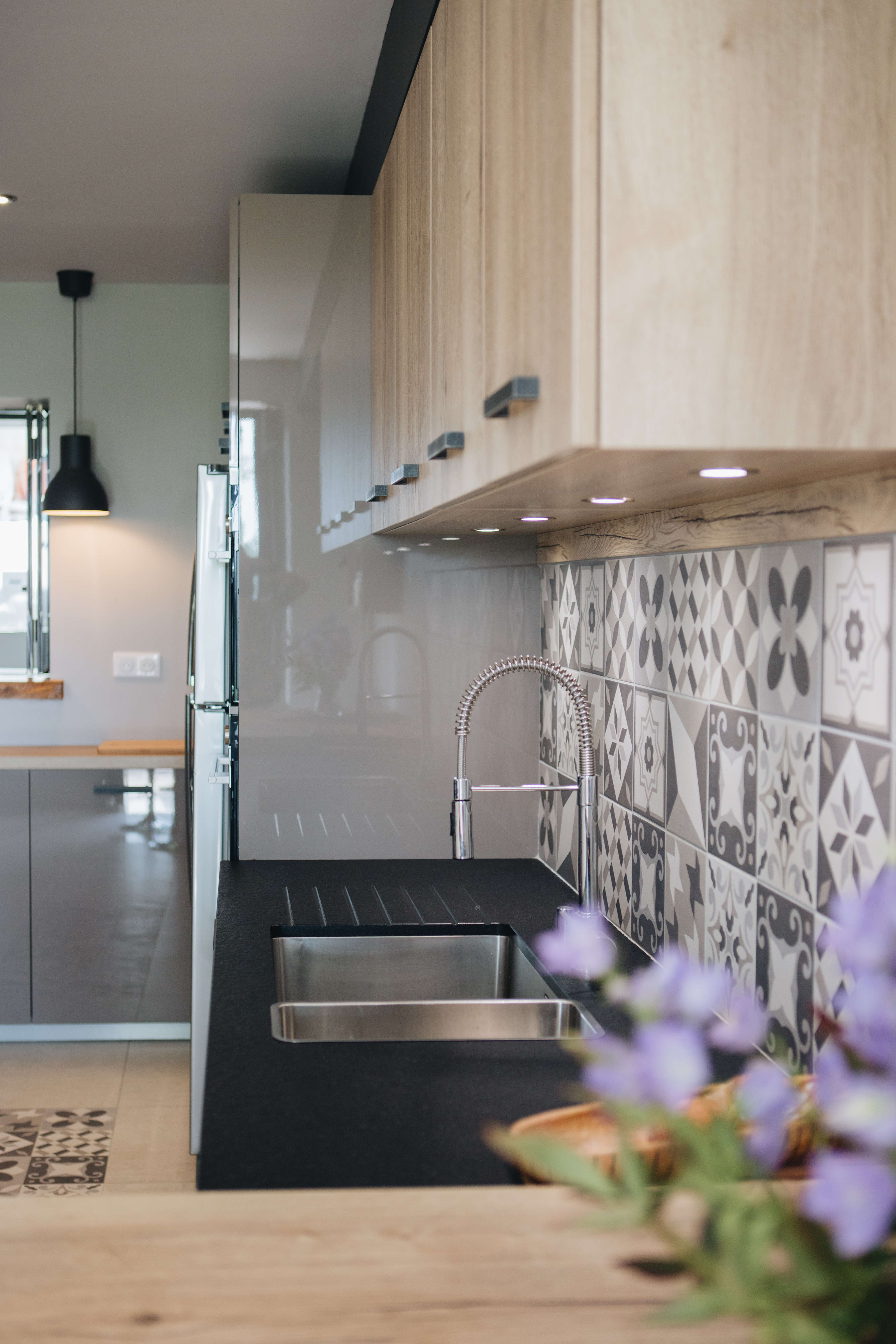 Cuisine-perene-authentique-carreau-de-ciment-design-merignac_0 Cuisine-perene-authentique-carreau-de-ciment-design-merignac_0