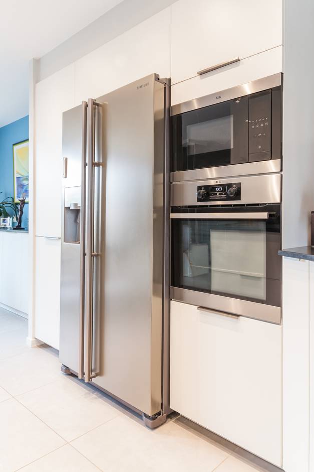 cuisine-perene-blanc-sur-mesure-electrom%C3%A9nager-encastr%C3%A9