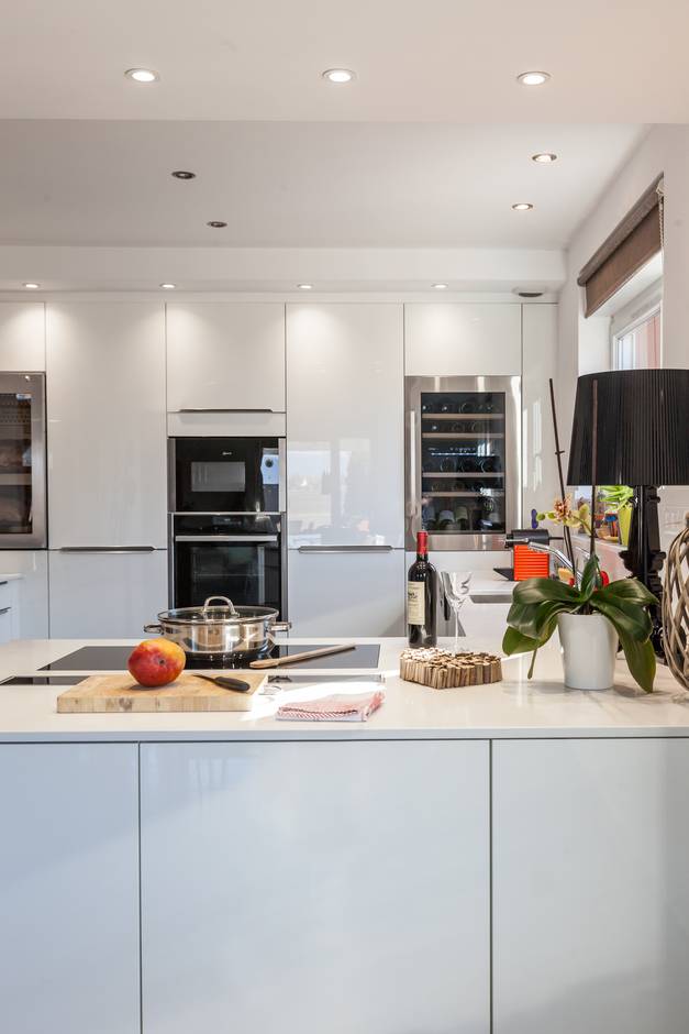 perene-colmar-cuisine-design-blanc-ilot-ouverte