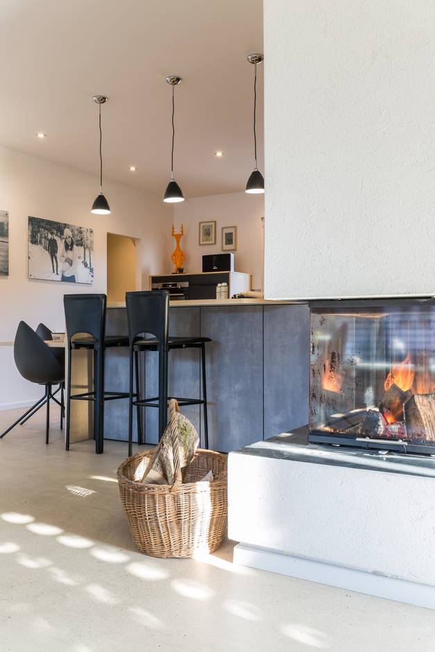 cuisine-ouverte-noir-gris-beton-perene-design