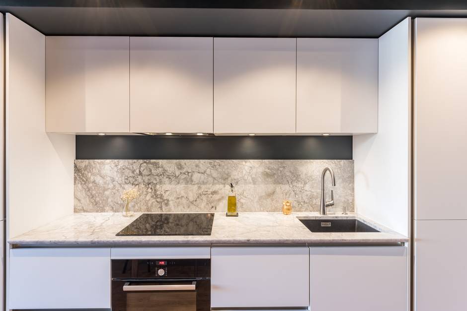 marbre-cuisine-moderne-luxe-sur-mesure-perene-lyon-croix-rousse