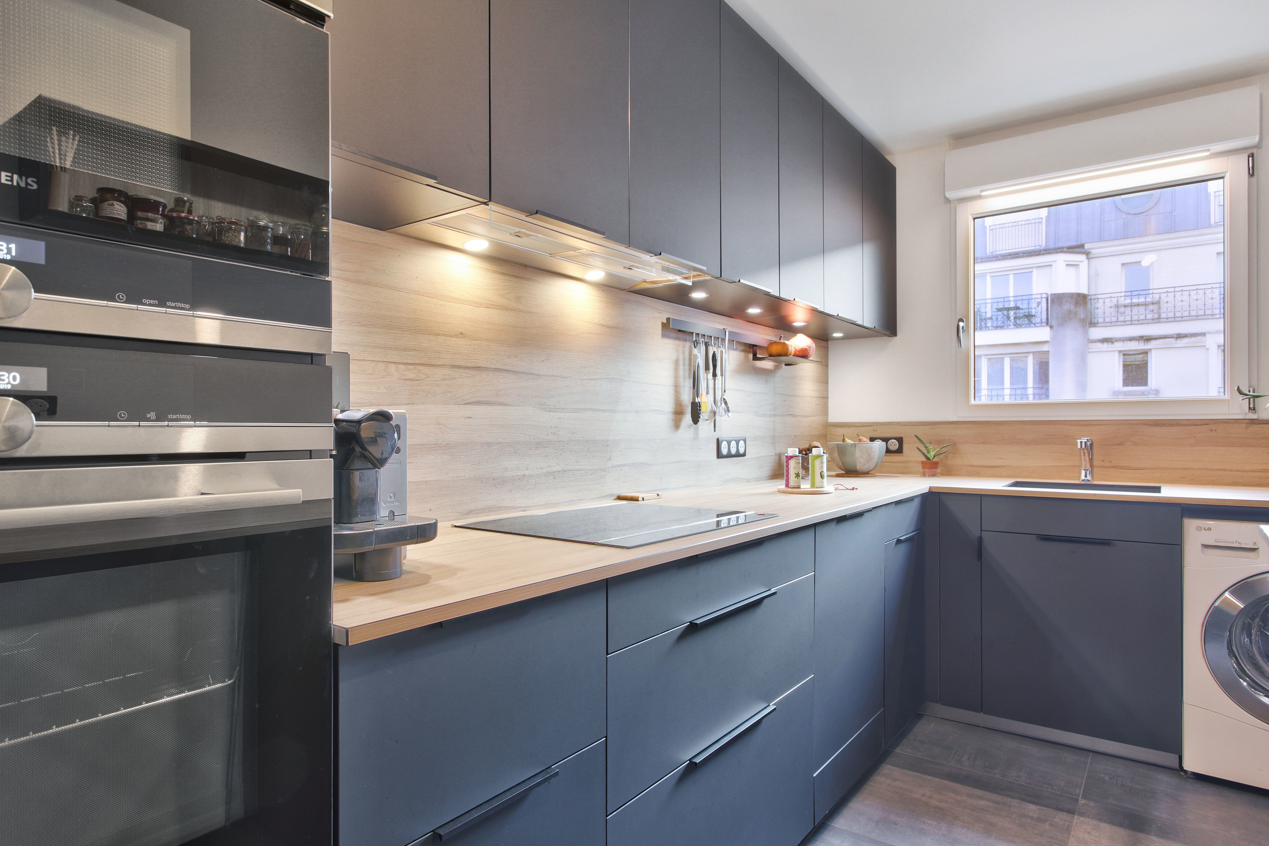 perene_boulogne_Une%20cuisine%20noire%20moderne%20et%20design_92214_04