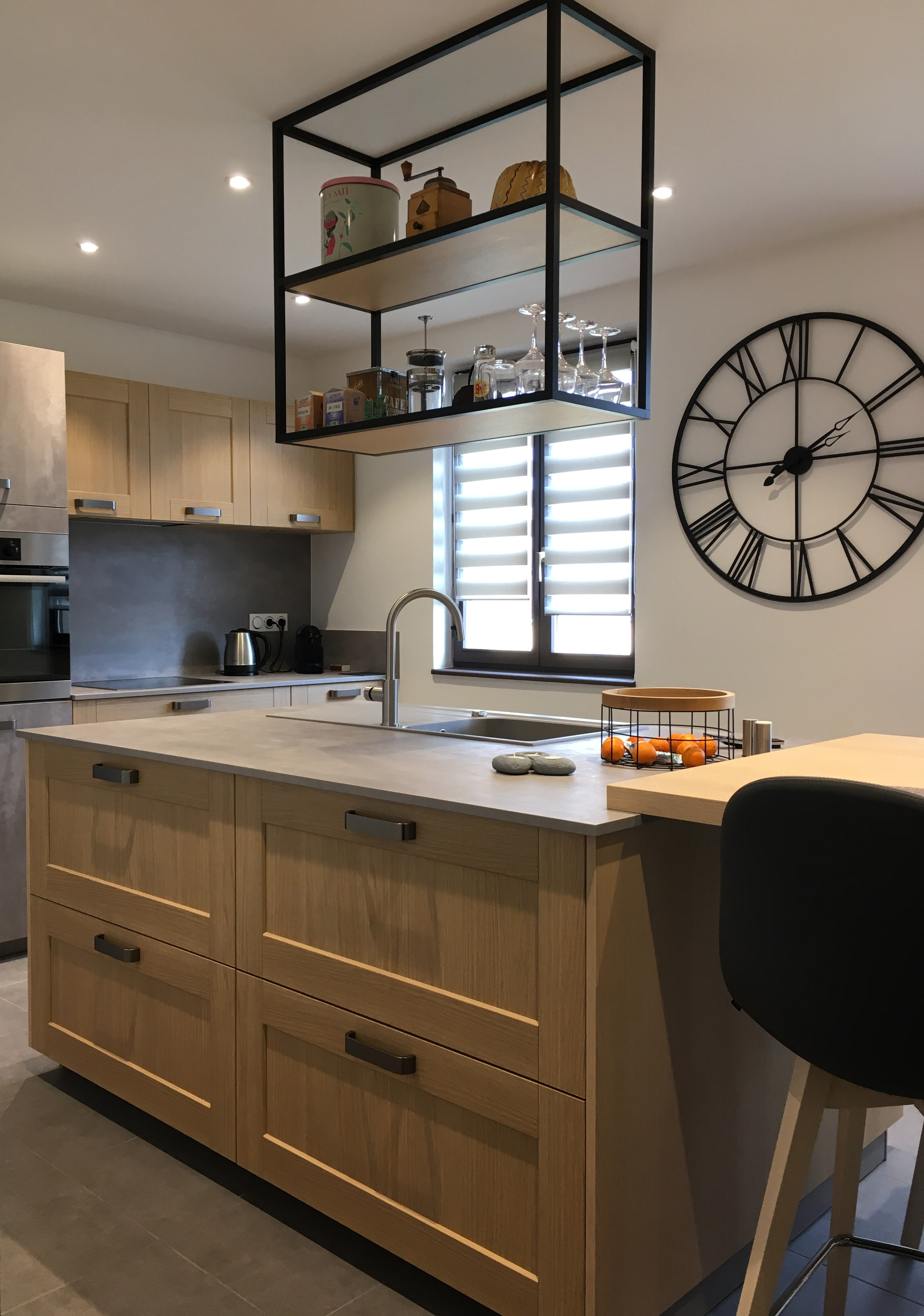 Cuisine%20cadre%20bois%2C%20b%C3%A9ton%2C%20niche%20m%C3%A9tal%20%282%29_0