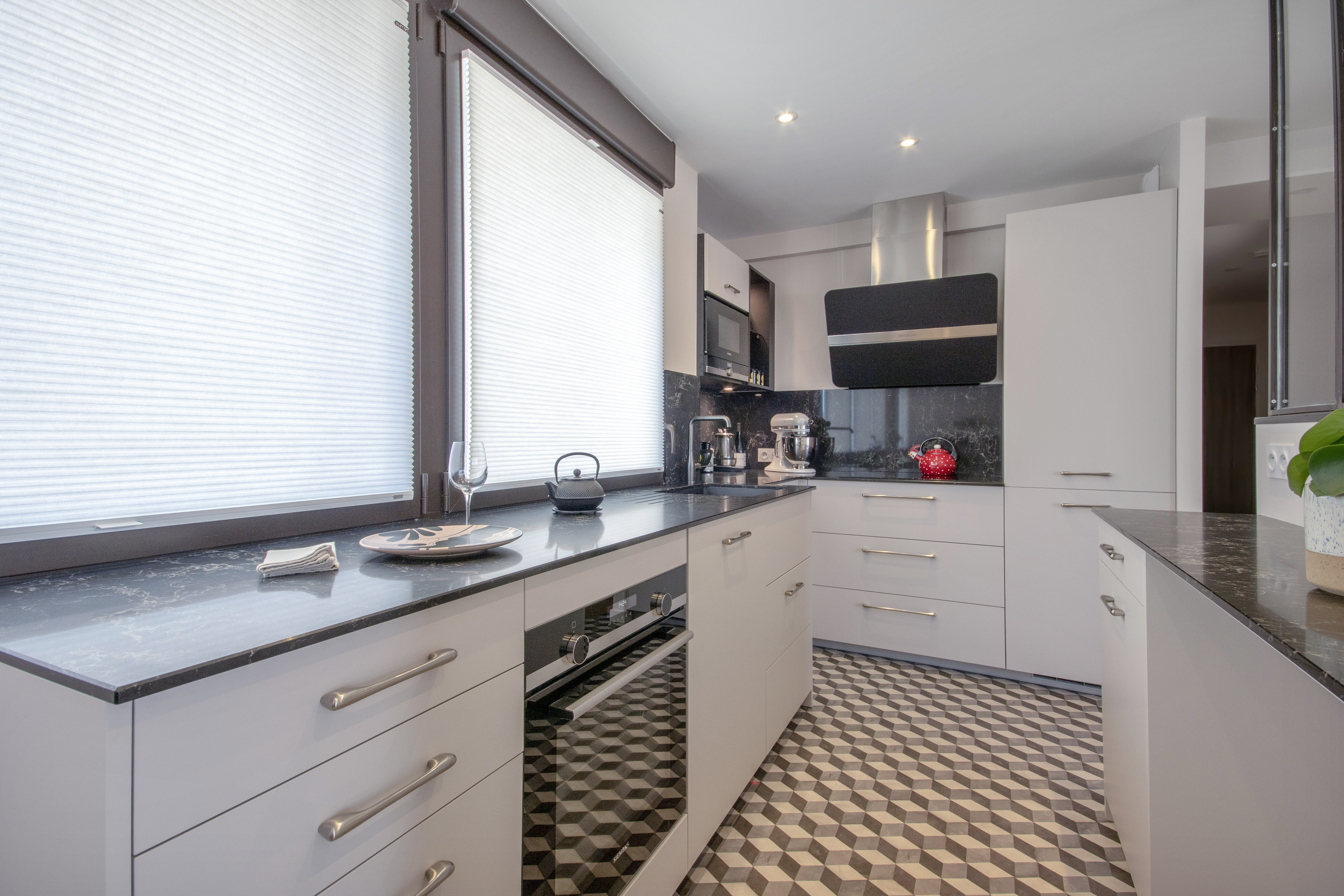 Perene%20Clermont%20cuisine%20verriere%20luxe%20design%20marbre%20noir