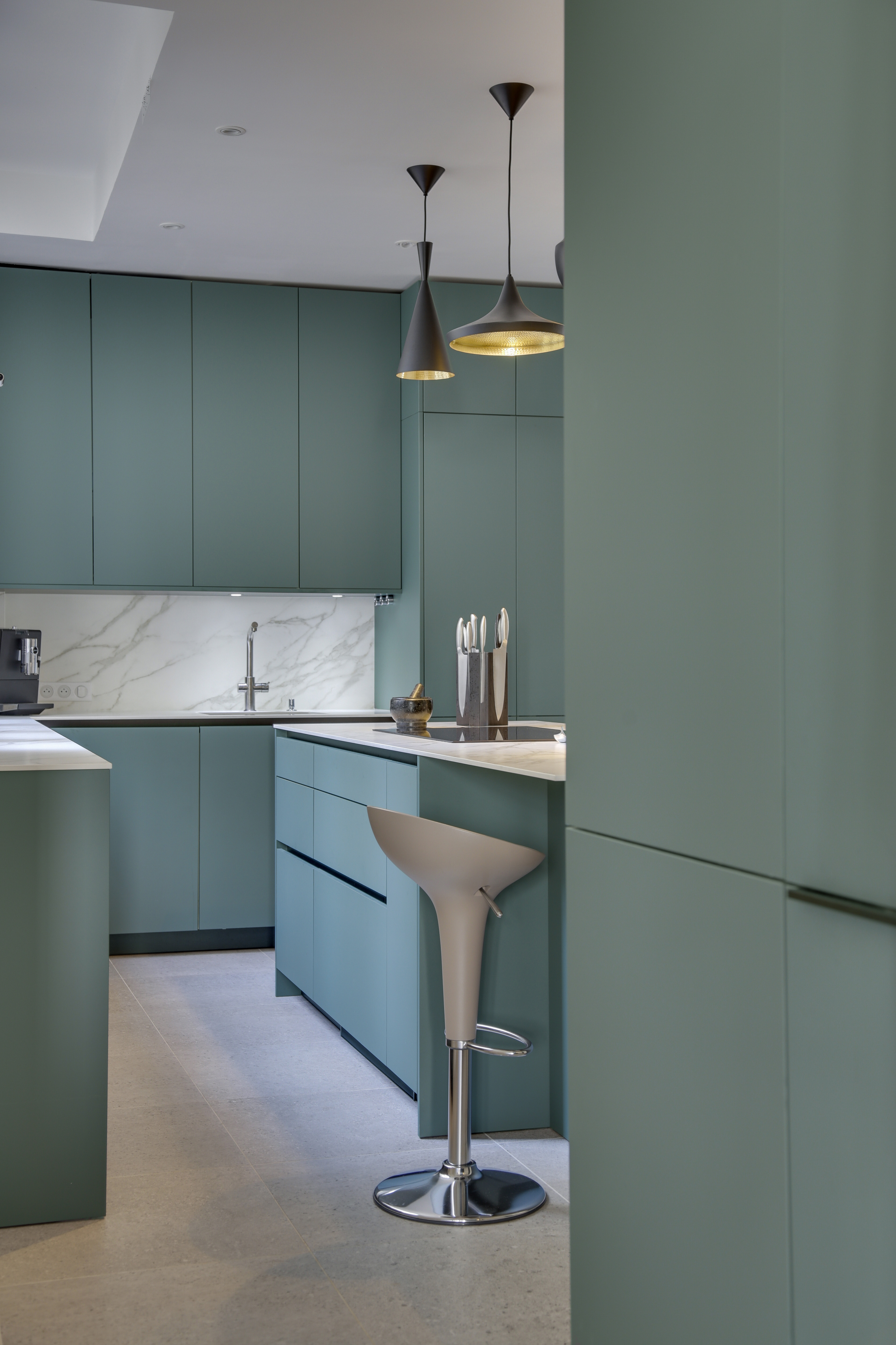 _sho0041-_sho0045-2_0