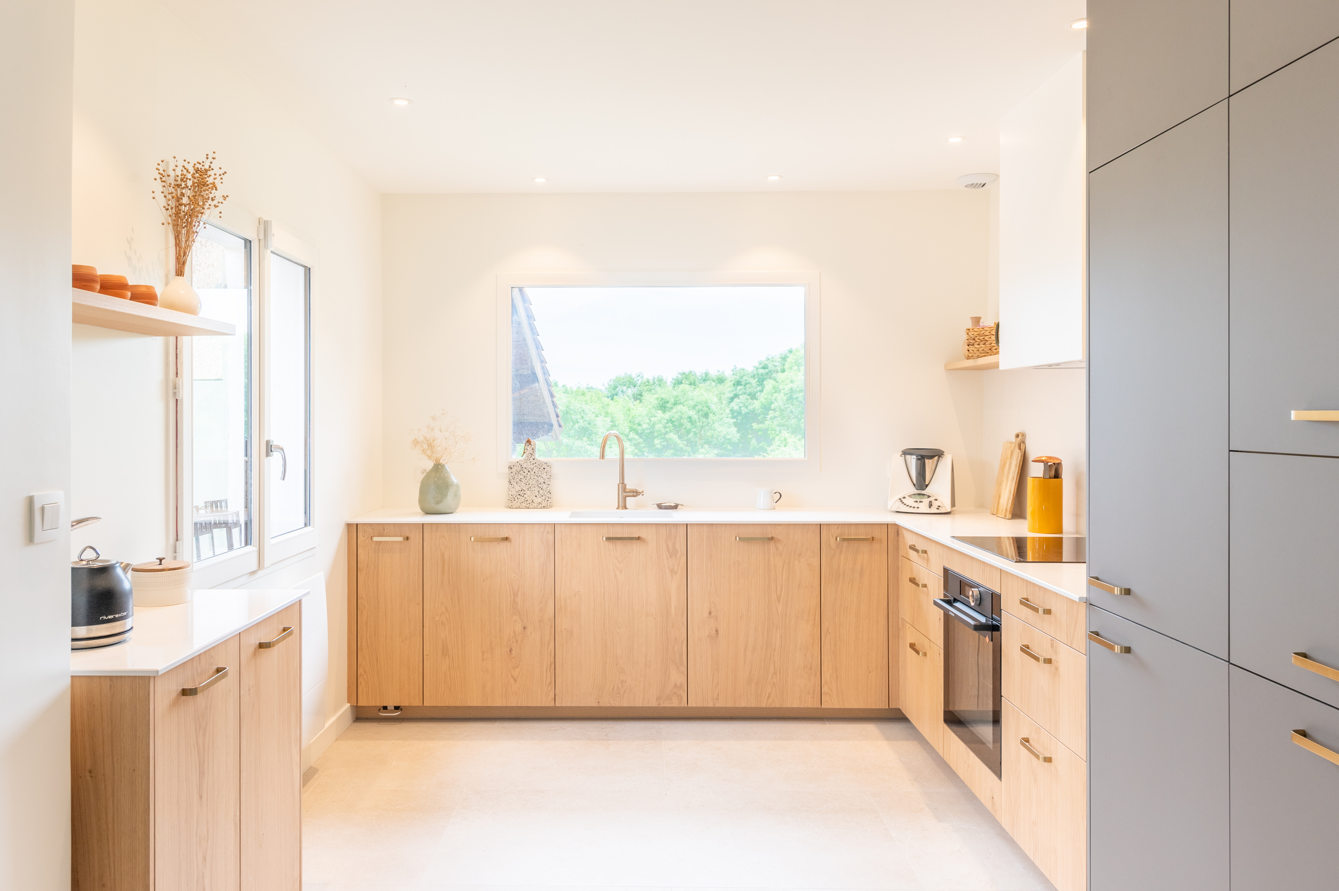 vue%20gauche%20vers%20meuble%20caf%C3%A9_0