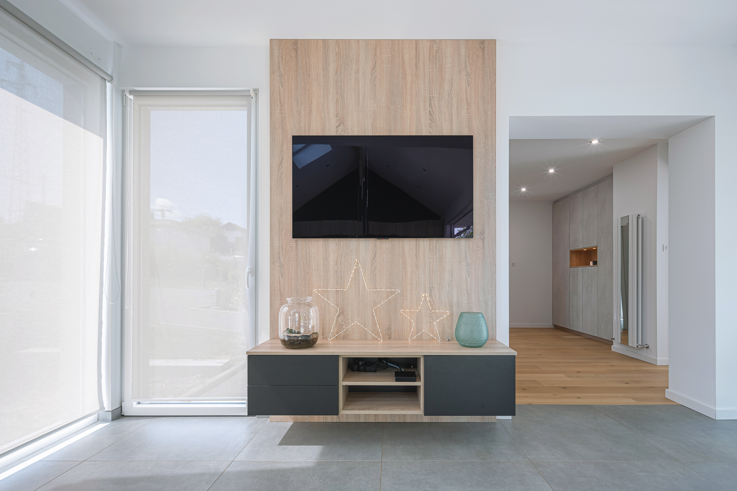 Meuble%20TV%20suspendu%20bois%20et%20noir%20BD