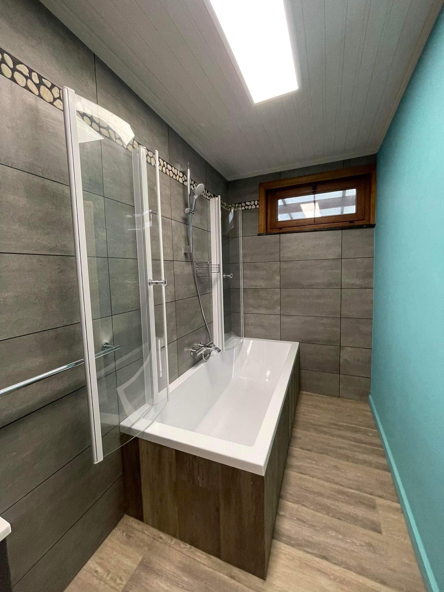 335030335_1029377975061621_1683164539625472791_n