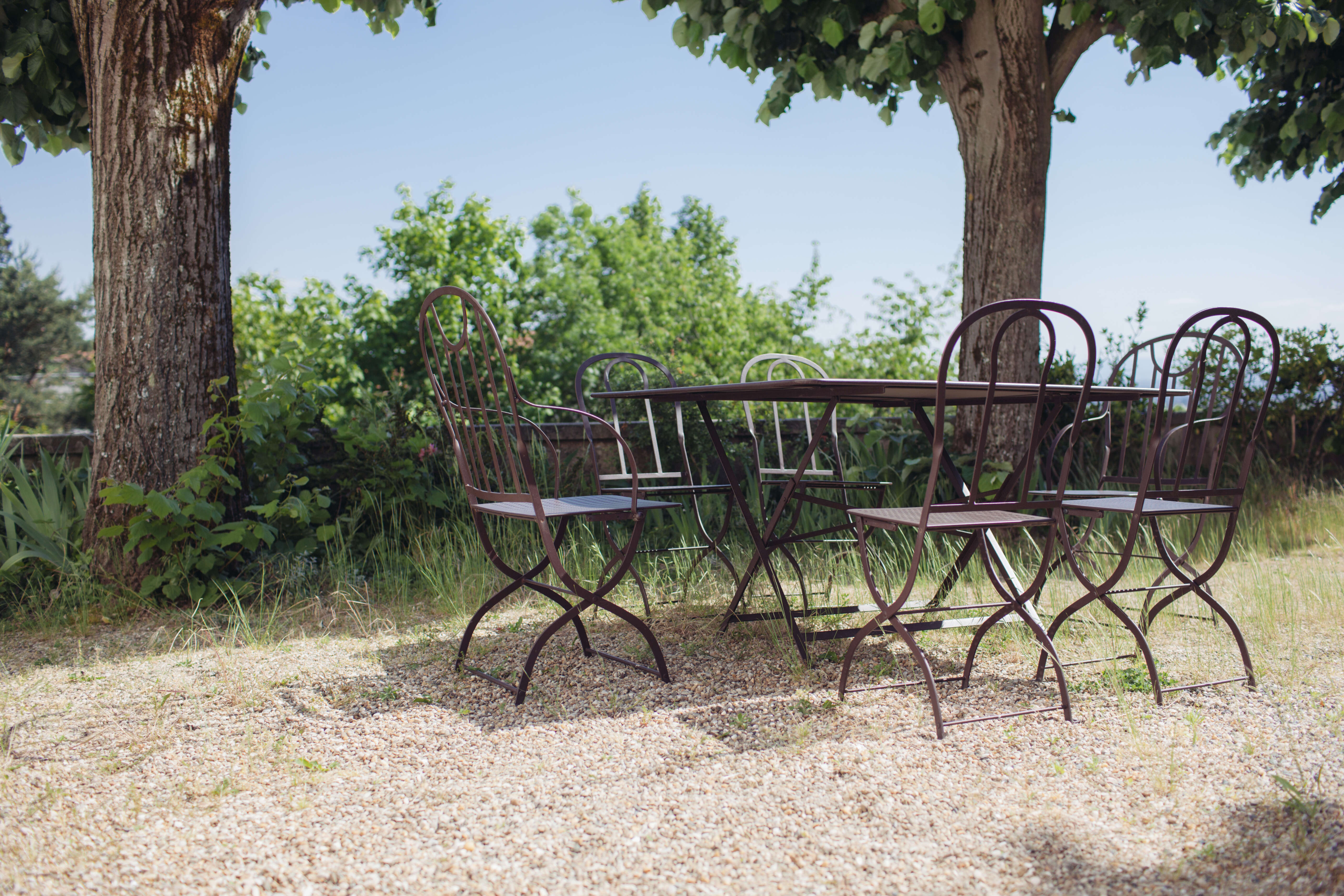 table-exterieur-maison-bourgeoise-perene table-exterieur-maison-bourgeoise-perene