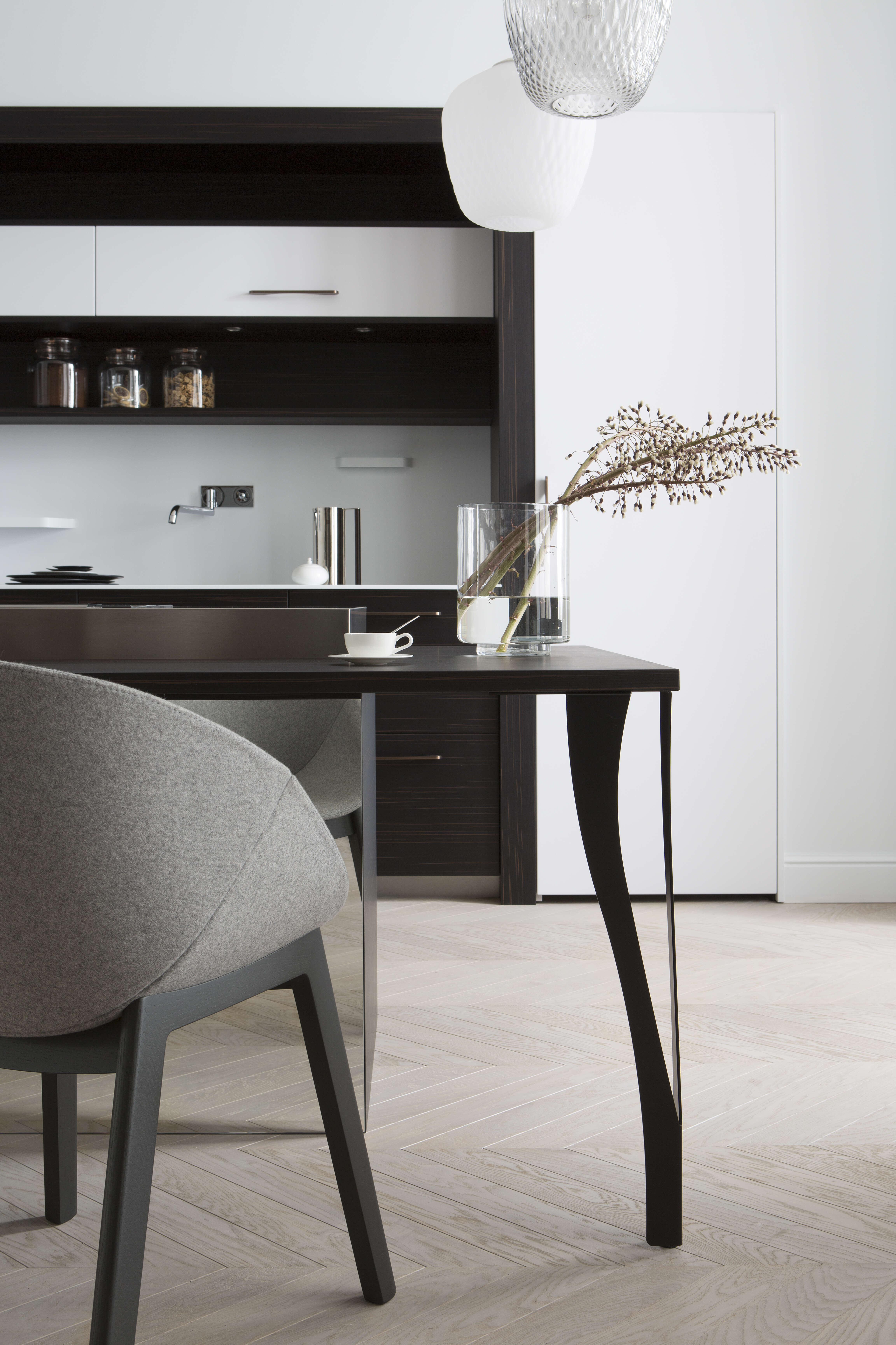 table-a-manger-cuisine-appartement-haussmannien-perene table-a-manger-cuisine-appartement-haussmannien-perene