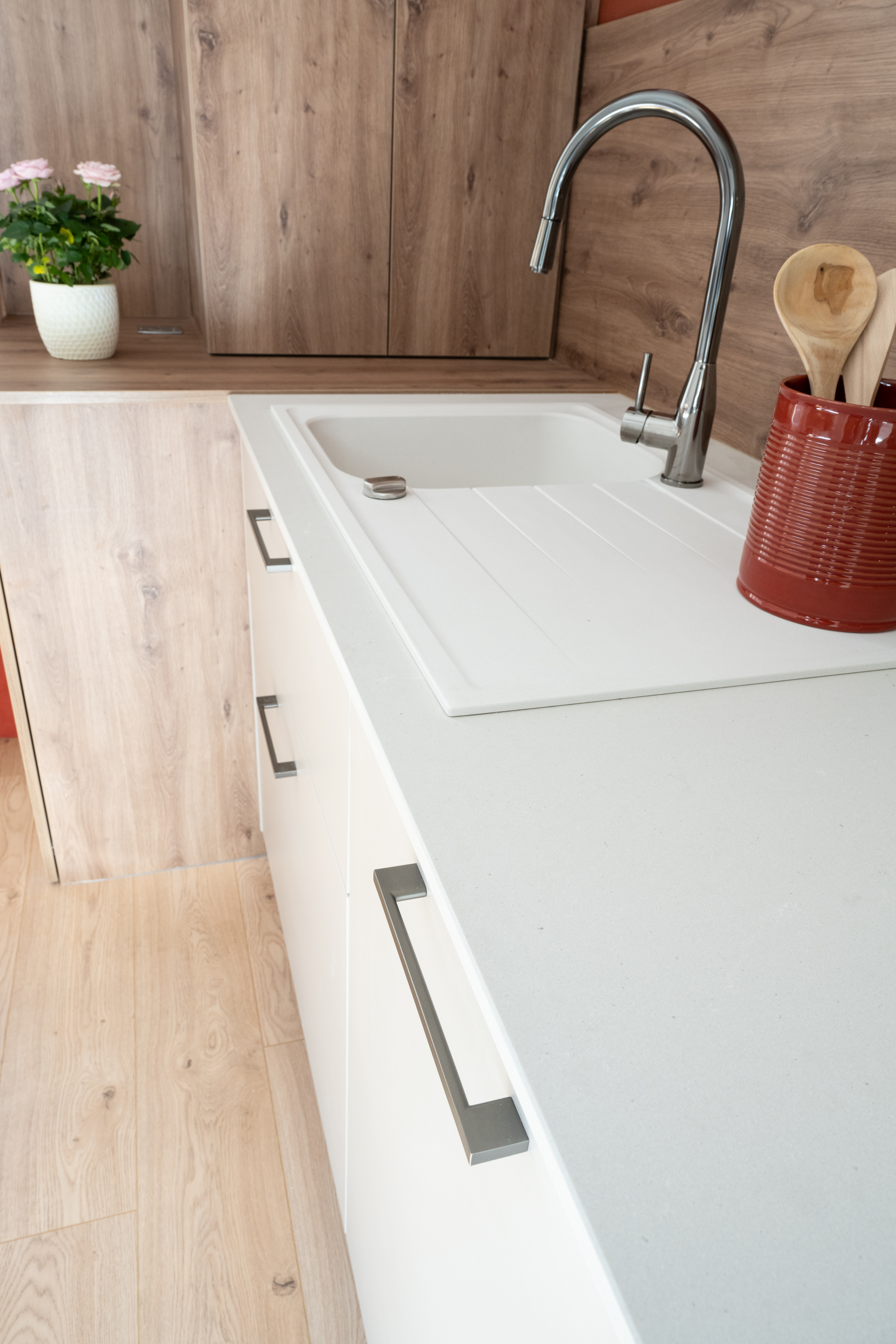 cuisine-plan-quartz-poignee-perene-bourgenbresse