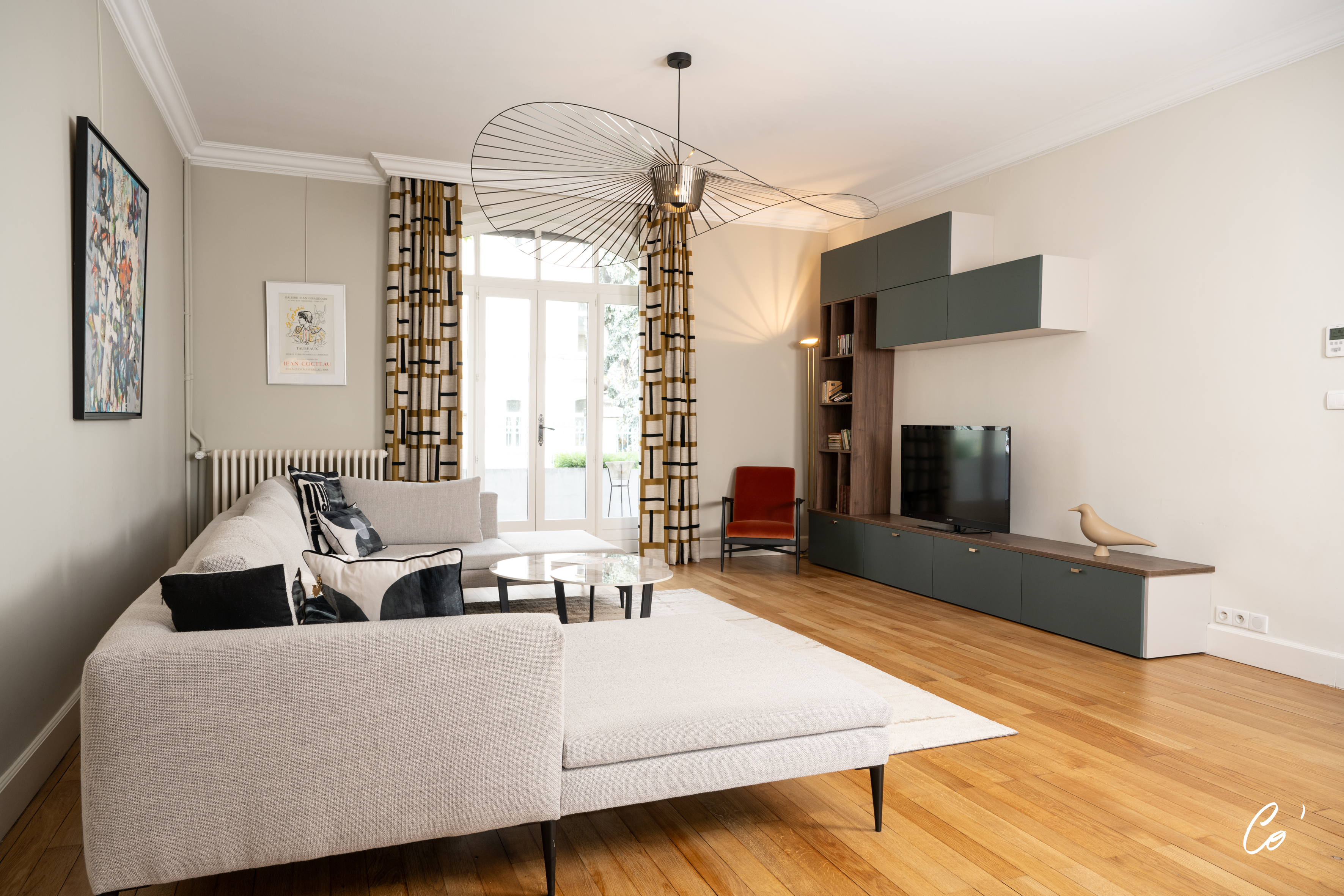 meubletv-noyer-vert-perene-bourgenbresse