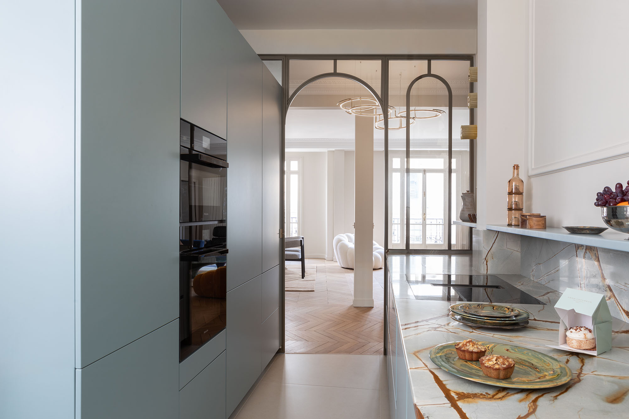 Cuisine-sur-mesure-avec-verriere Cuisine-sur-mesure-avec-verriere