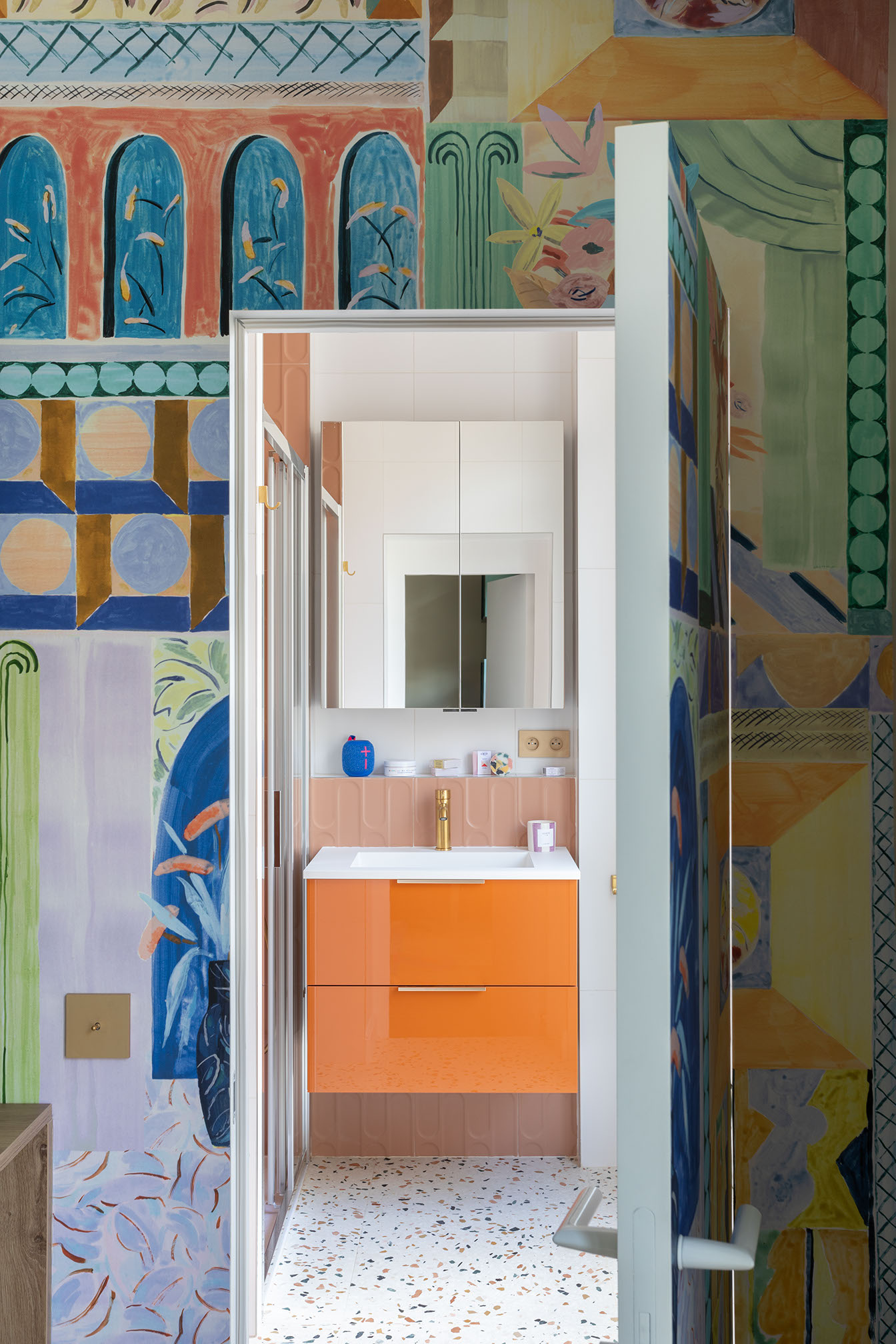 La salle d'eau, superbe association de couleur