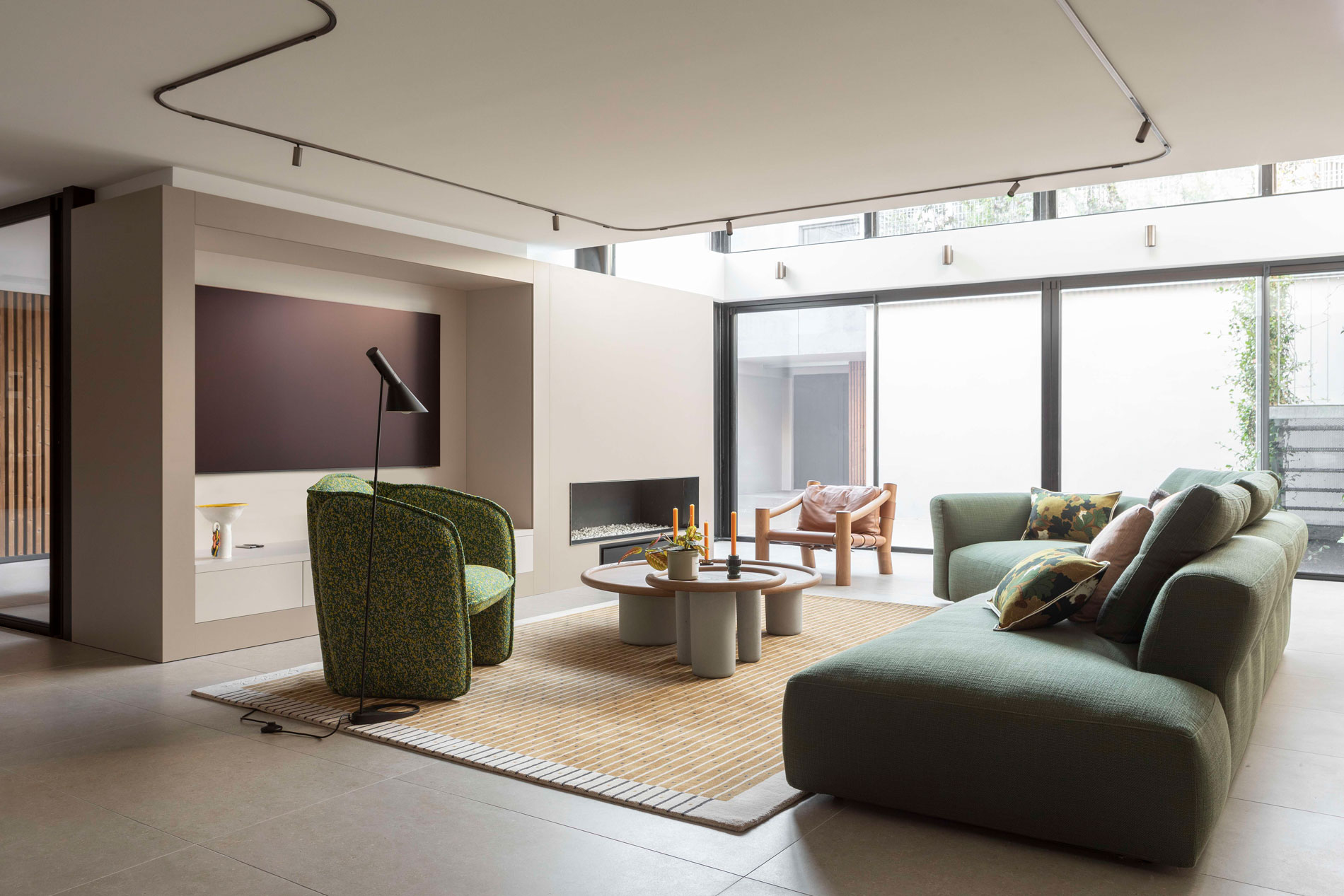 1renovation-salon-ouvert-sur-exterieur-bois-epure-vert-perene-merignac