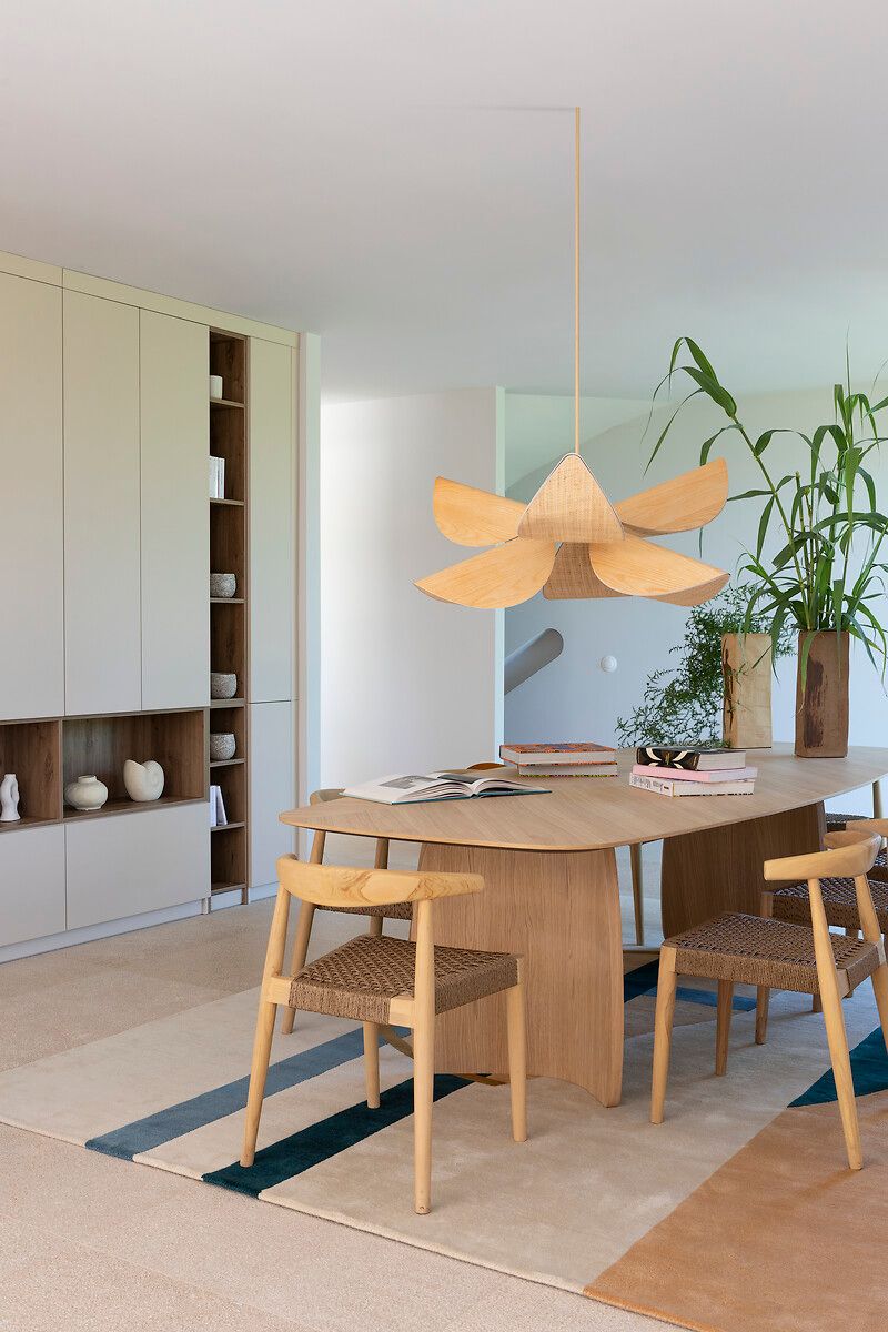 Salle-a-manger-lumineuse-minimaliste-design-sur-mesure-Perene Salle-a-manger-lumineuse-minimaliste-design-sur-mesure-Perene