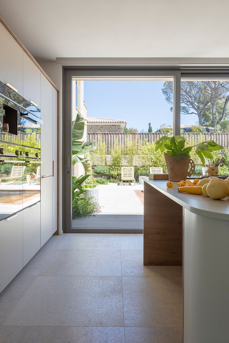 equipements-cuisine-lumineuse-ilot-central-Perene equipements-cuisine-lumineuse-ilot-central-Perene