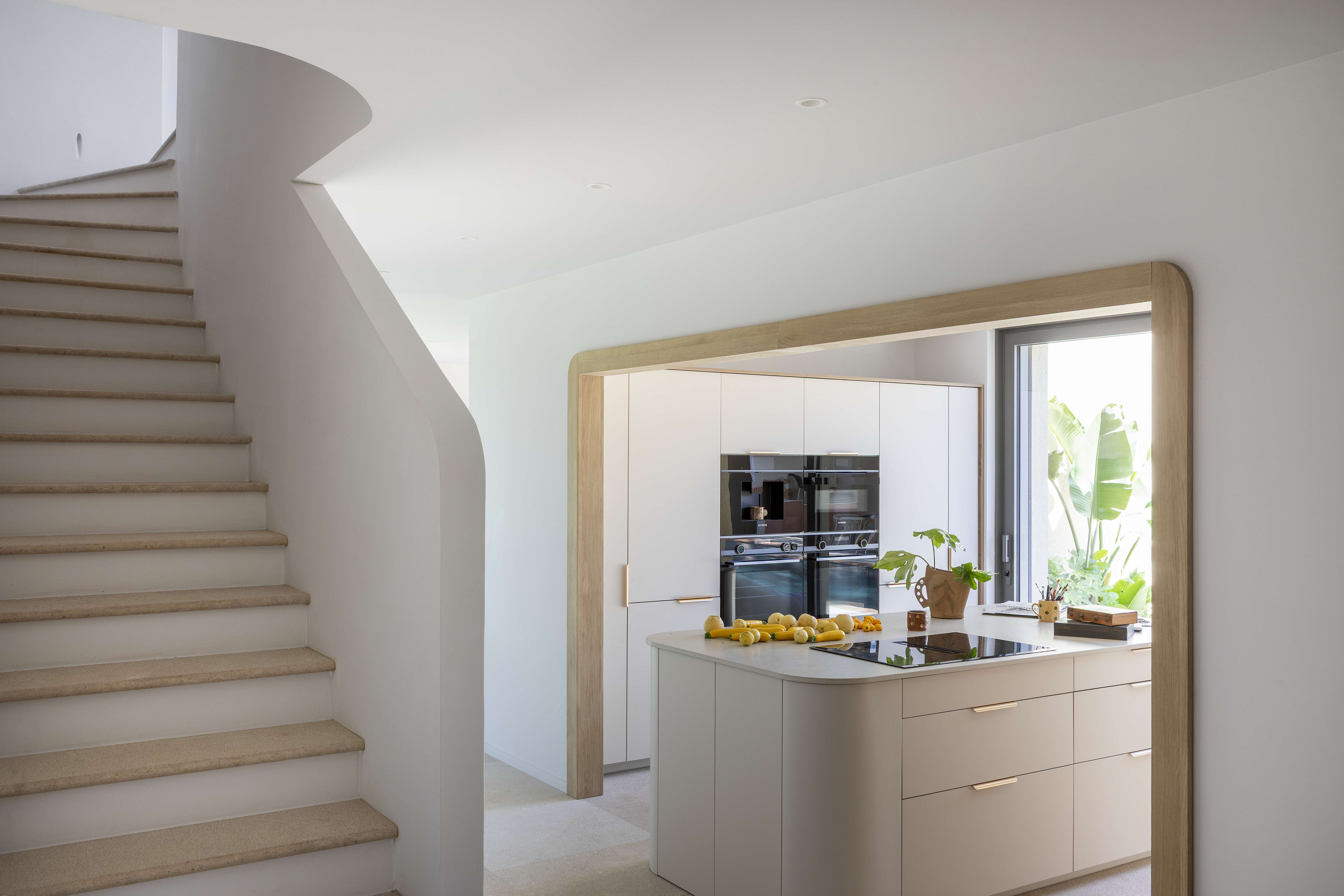 Renovation-totale-villa-montana-cuisine-ilot-central