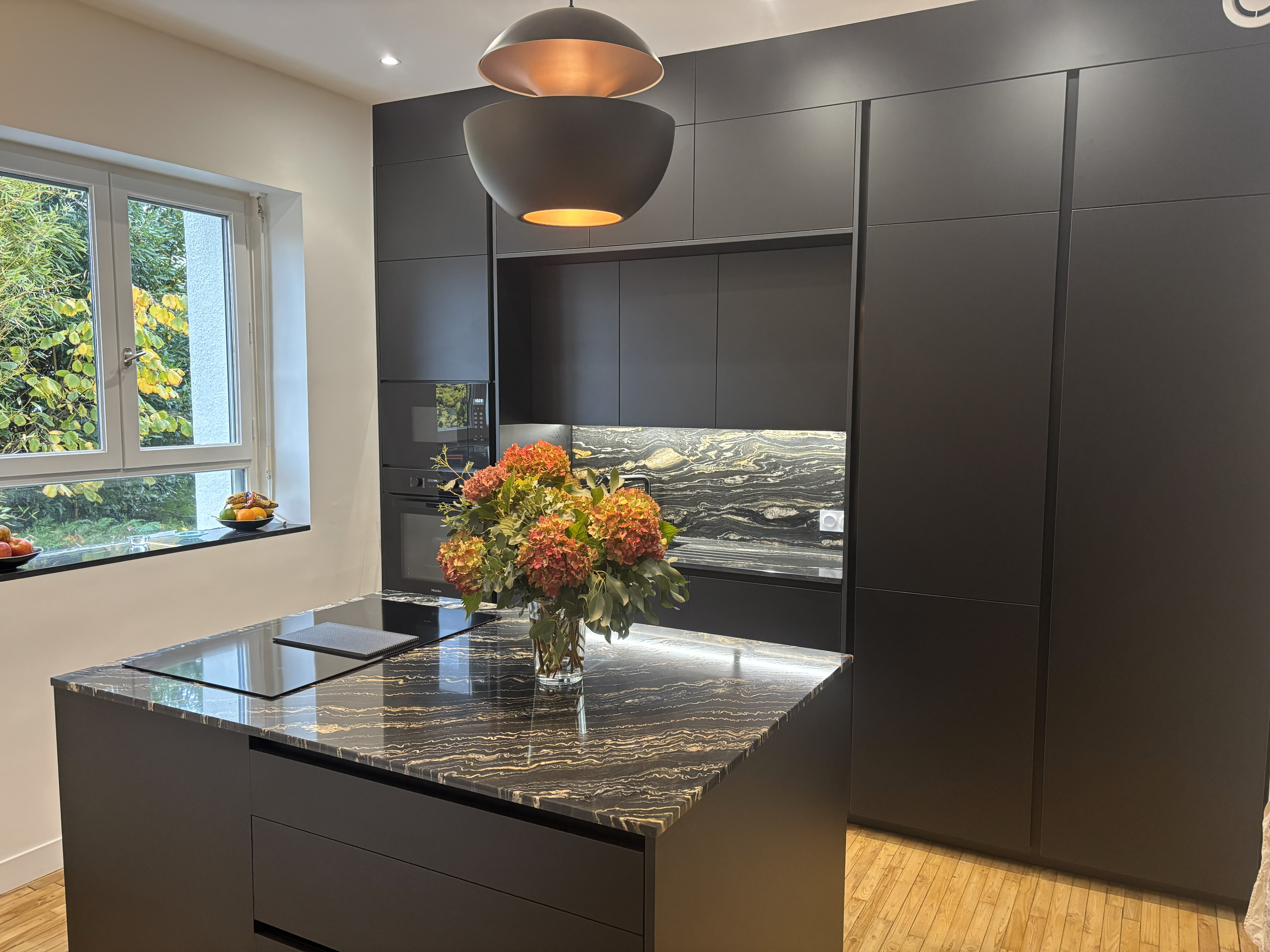 Cuisine noir avec Ilot