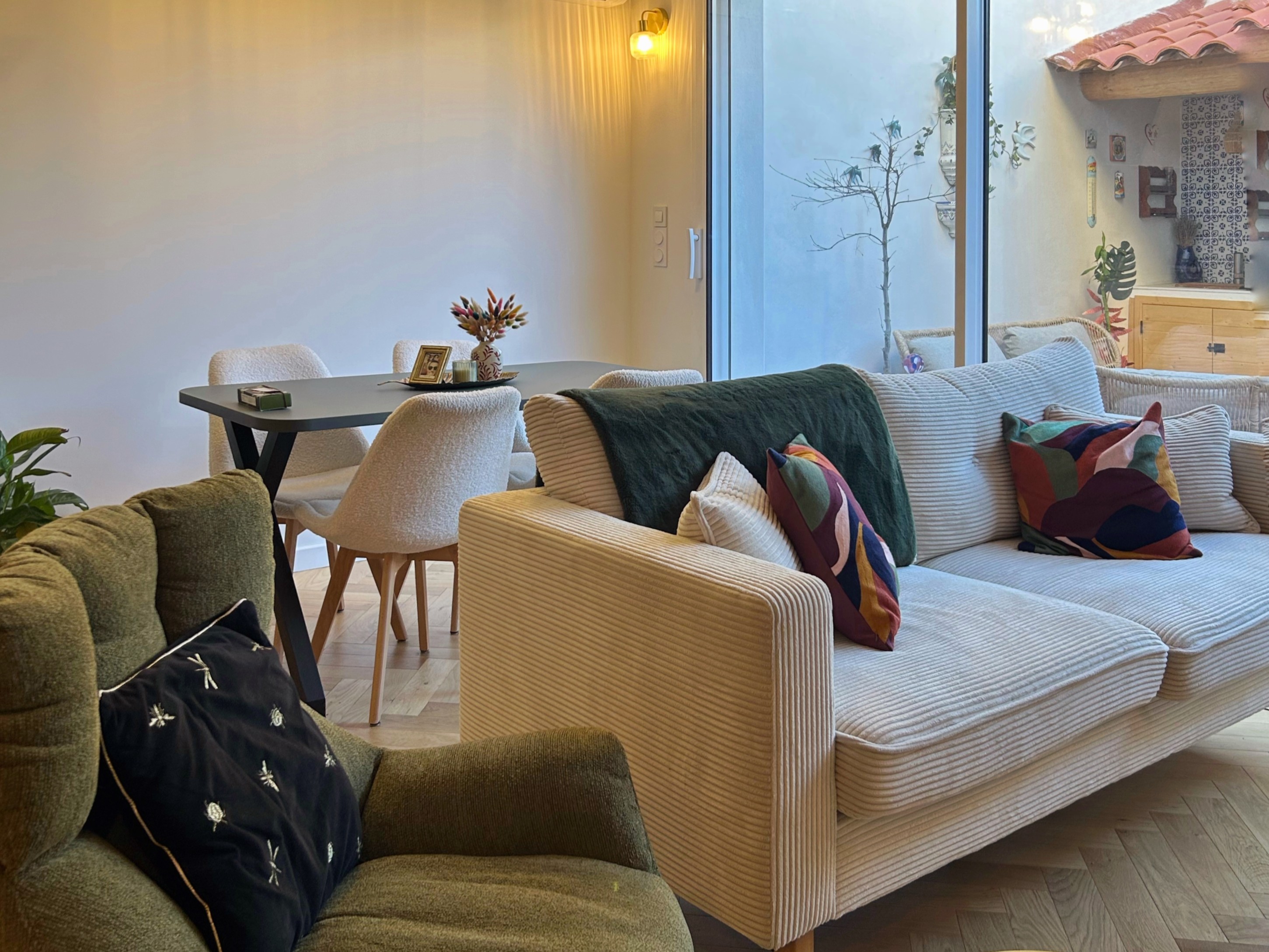 Vue.vers_.salle_.manger.table_.fenix_.verde_